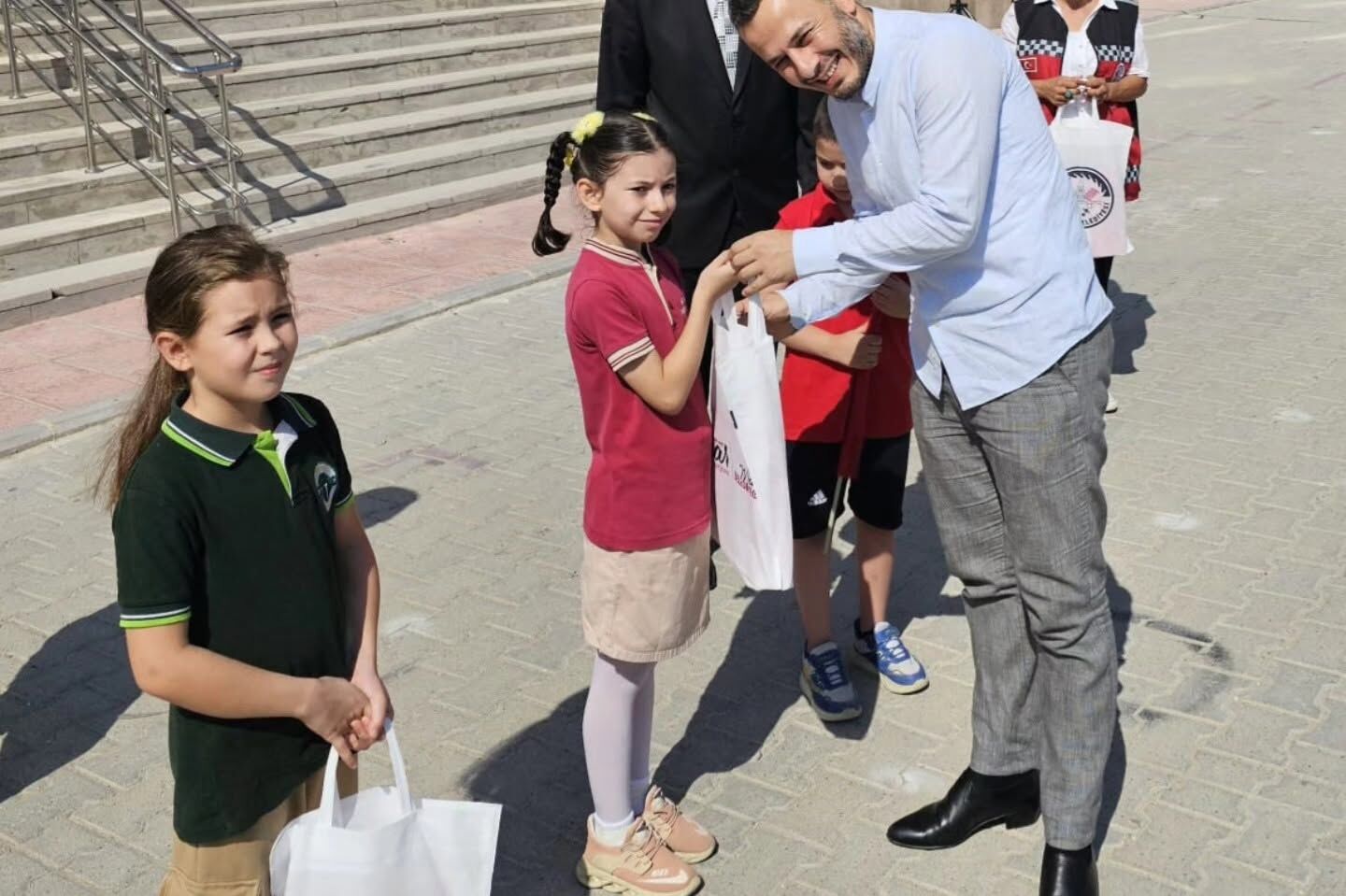 Kadirli'de Öğrencilerin İlköğretim Haftası Coşkusu