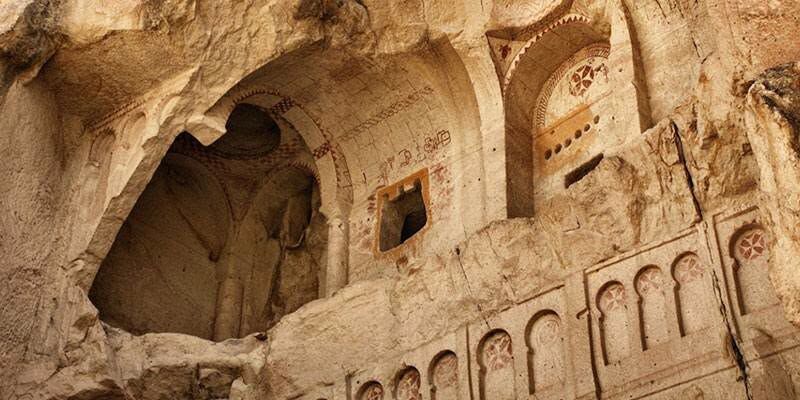 Nevşehir'de Bin Yıllık Freskleriyle Karanlık Kilise