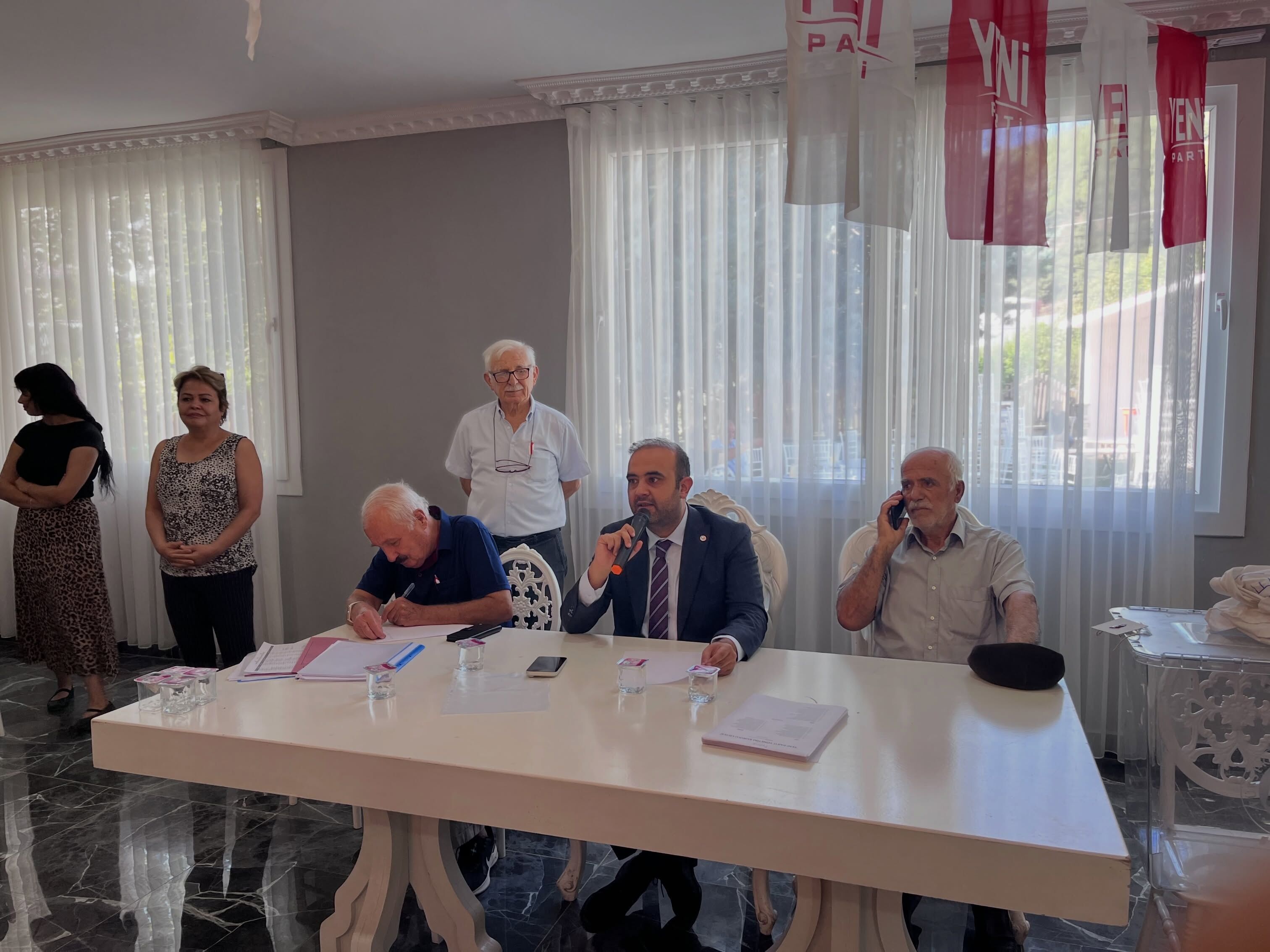 YENİ Parti Bahçe’de İlk Kongresini Gerçekleştirdi