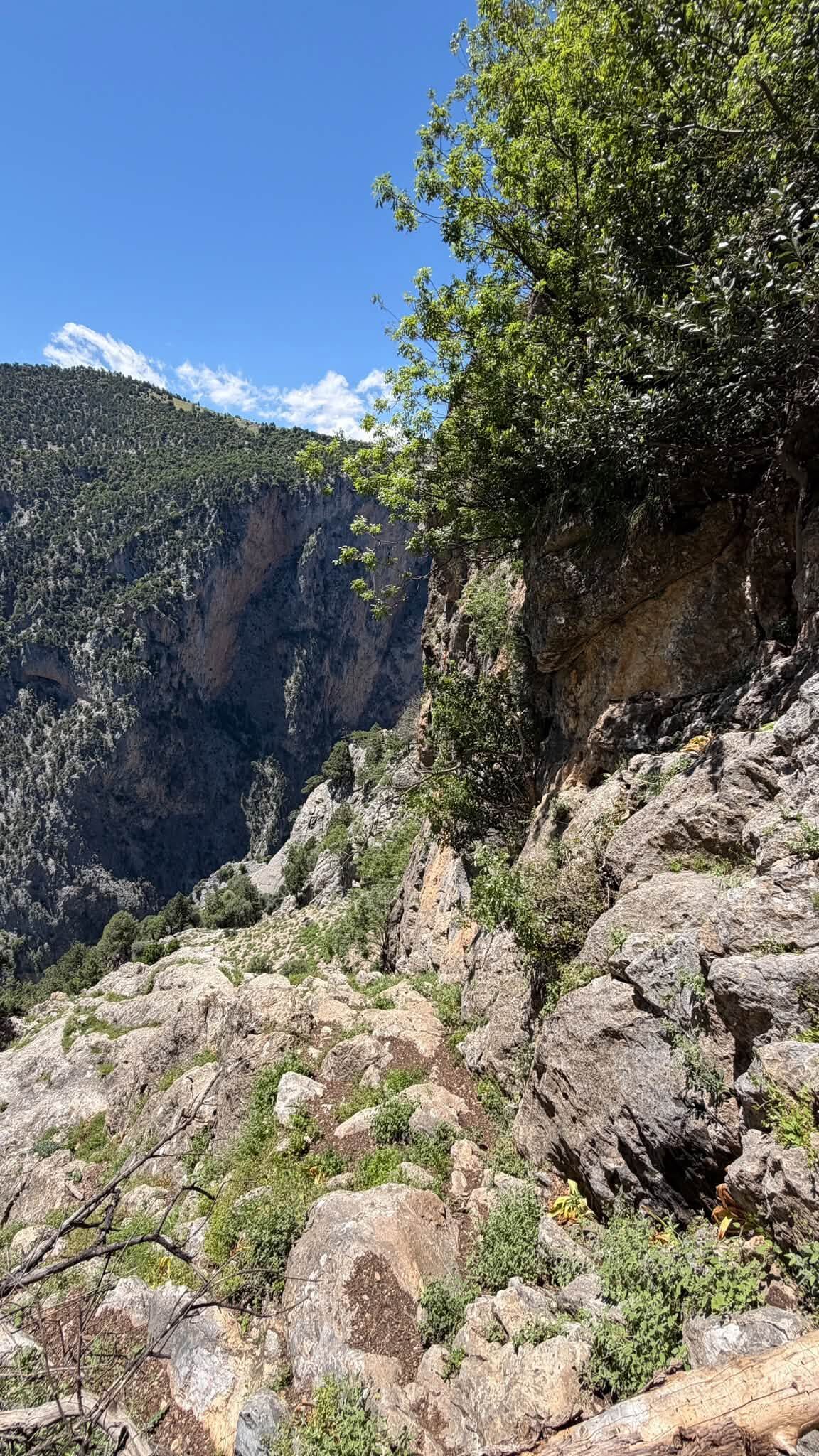 Adana’da Kayalıklar Arasında Saklı Tarihi Manastır3