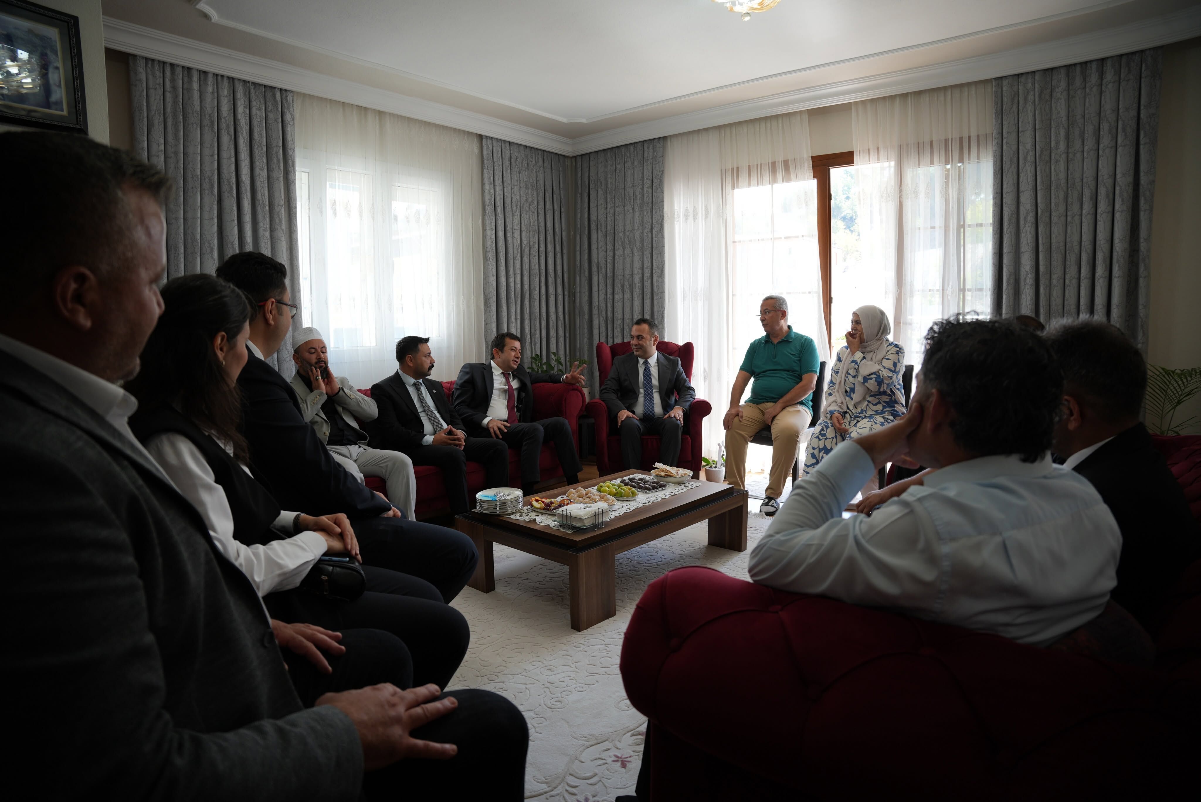 Bahçe’de Şehit Aileleri Ve Gazilere Anlamlı Ziyaret (3)