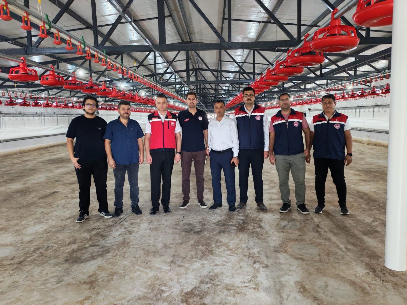 Bahçe’de Tavuk Üretim Tesisine Yakın İnceleme (2)