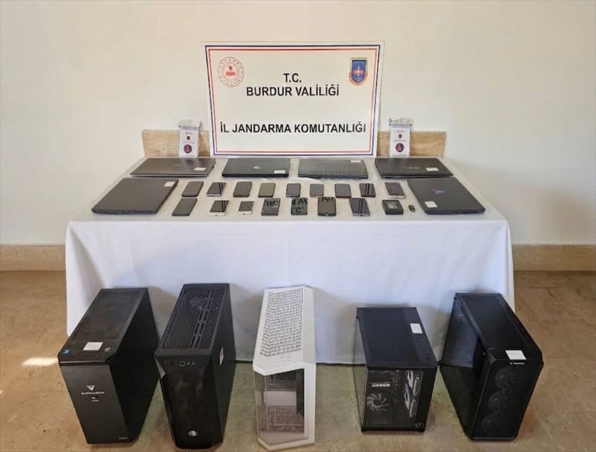 Burdur ve Antalya'da yasa dışı bahis operasyonunda 9 şüpheli tutuklandı