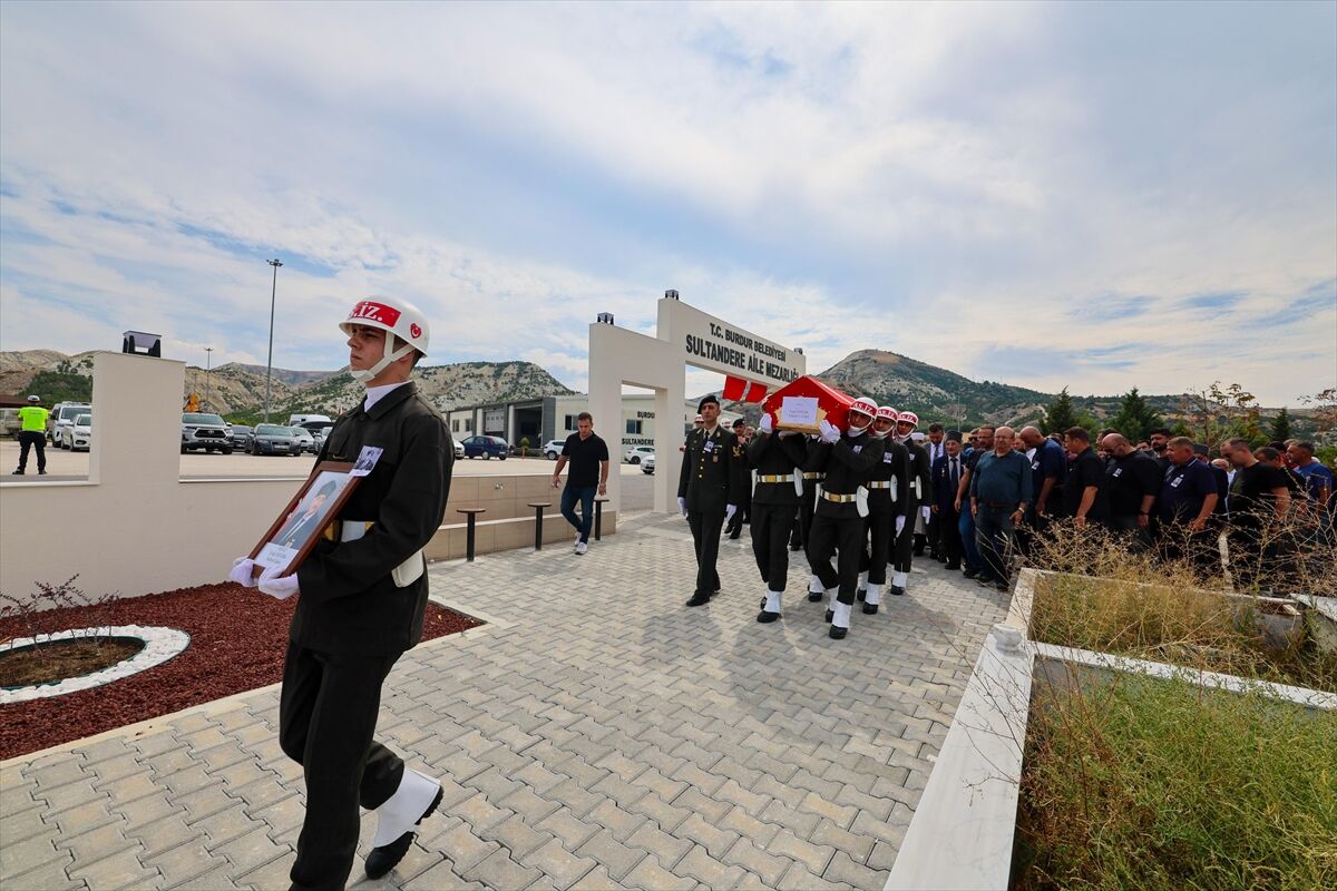 Burdur'da vefat eden Kıbrıs gazisi son yolculuğuna uğurlandı