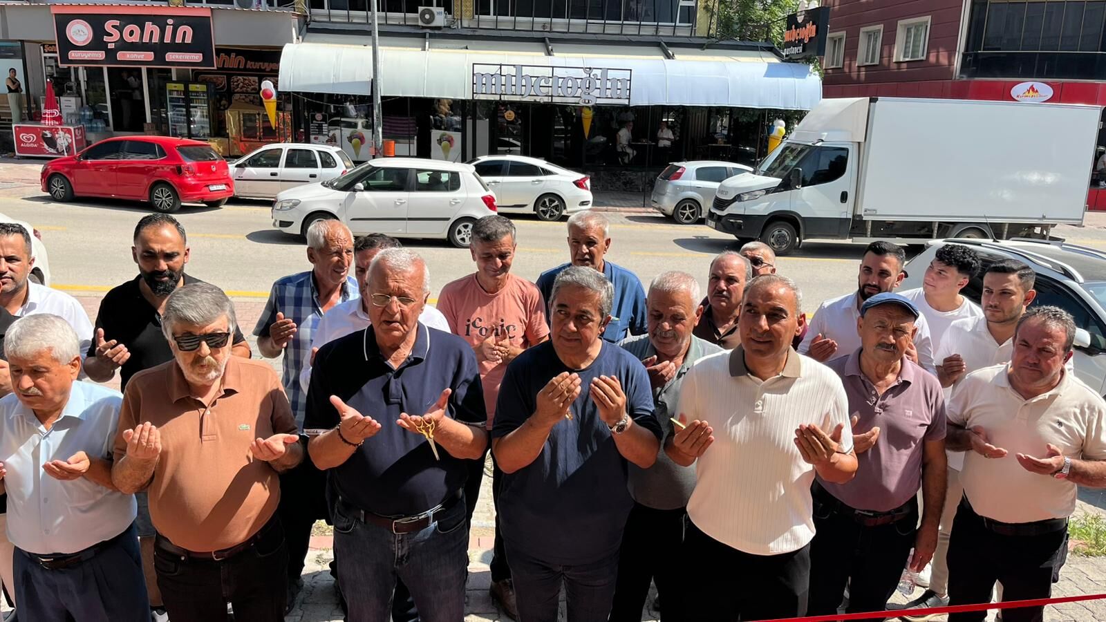Düziçi İlçesinde Kural Perde Dünyası Ve Halı Açıldı (6)