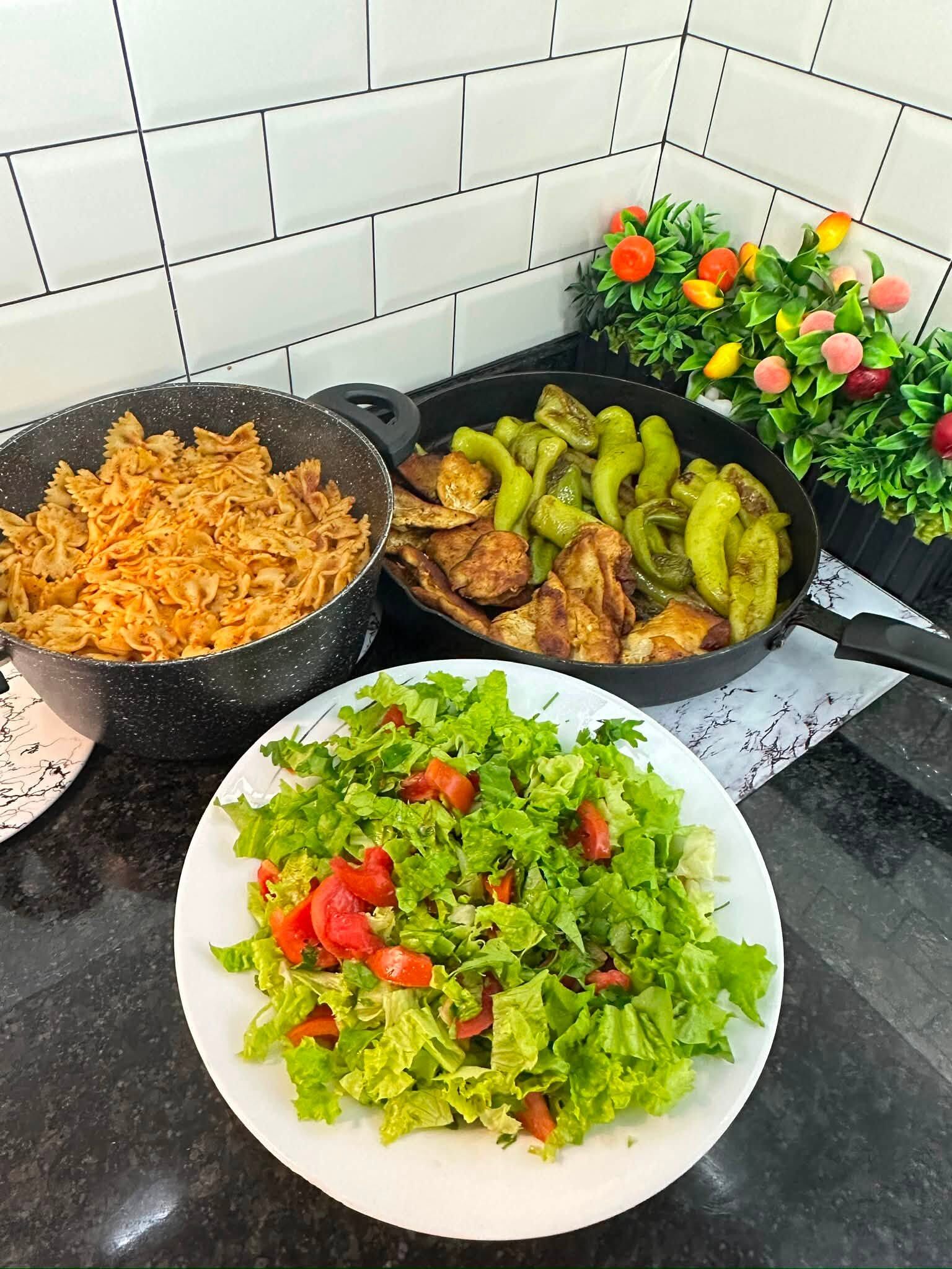 Giresun’da Tavuk Ve Biberli Makarna Salatası Nasıl Yapılır3