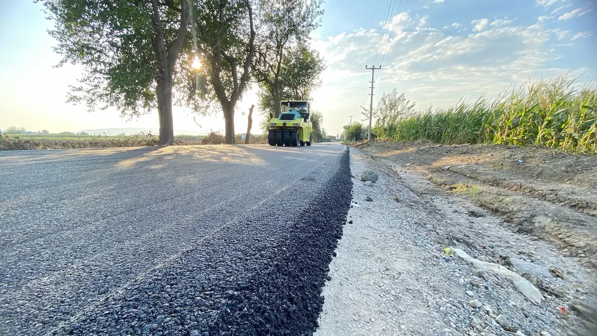 Golluler Grup Yolu Asfaltlama Duzici (1)