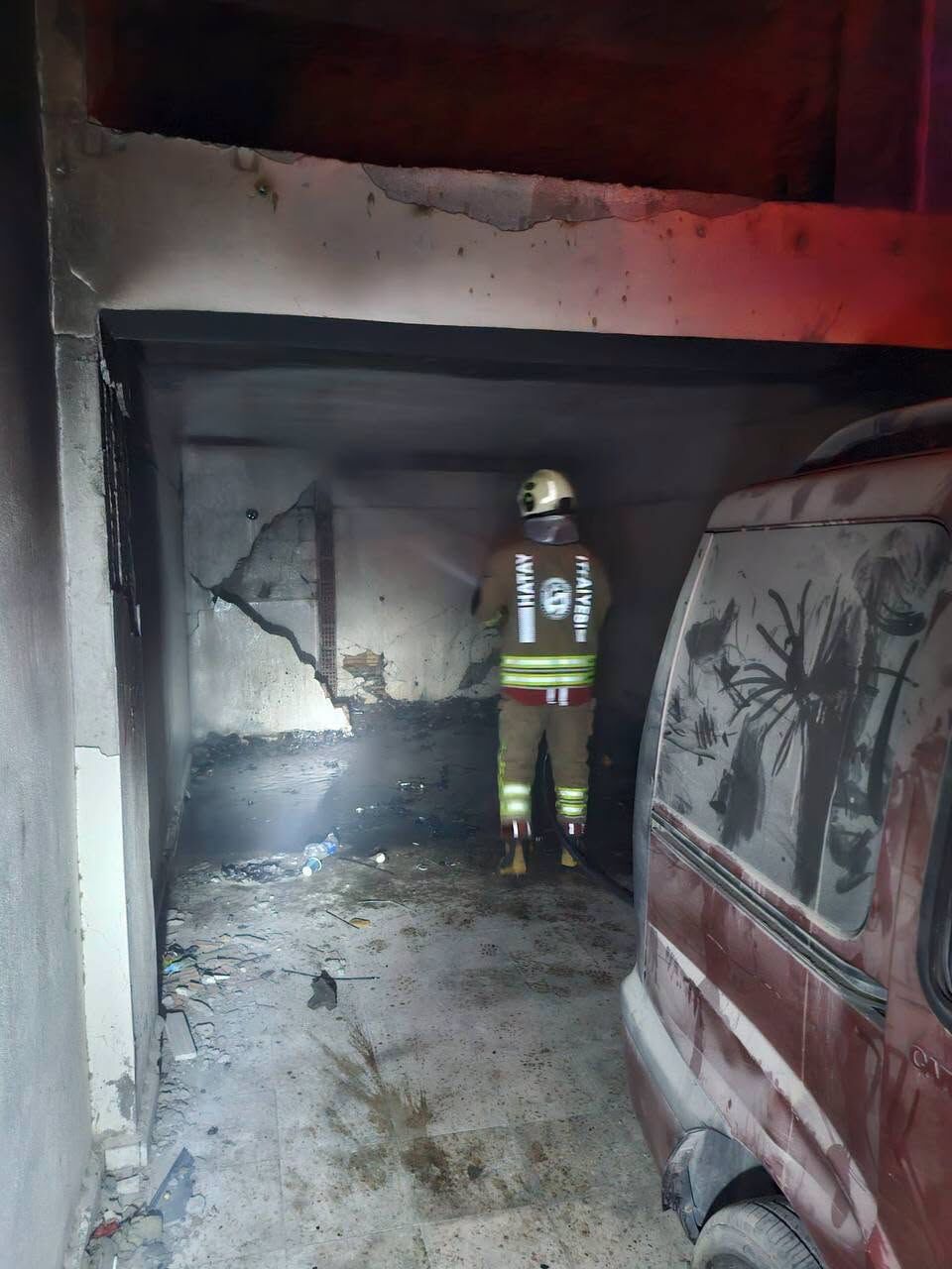 Hatay Antakya’da Metruk İş Yerinde Yangın Çıktı2