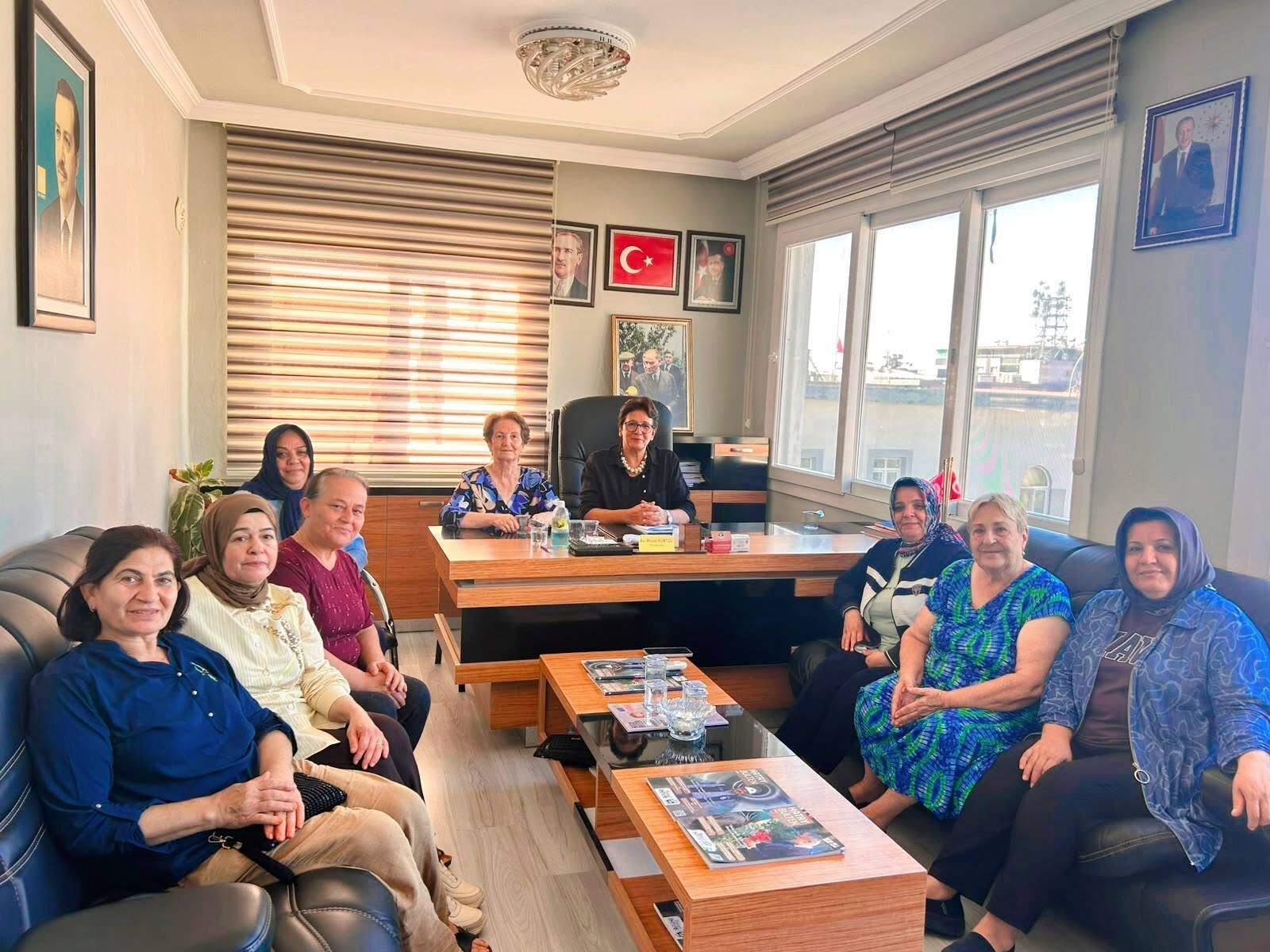 Hatay Erzin Ak Parti Kadın Kolları Toplantı Gerçekleştirdi3