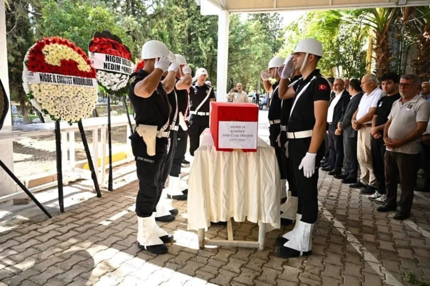 Hatay Kırıkhan’da Komiser Abdullah Dönder Toprağa Verildi3