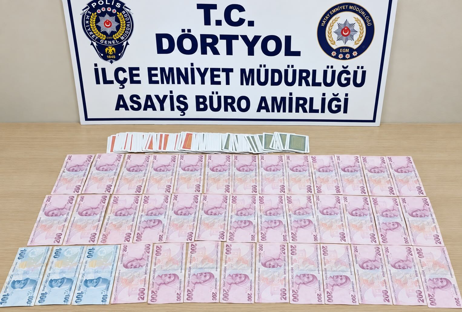 Hatay'da kumar oynarken yakalanan 5 kişiye 58 bin 20 lira ceza kesildi