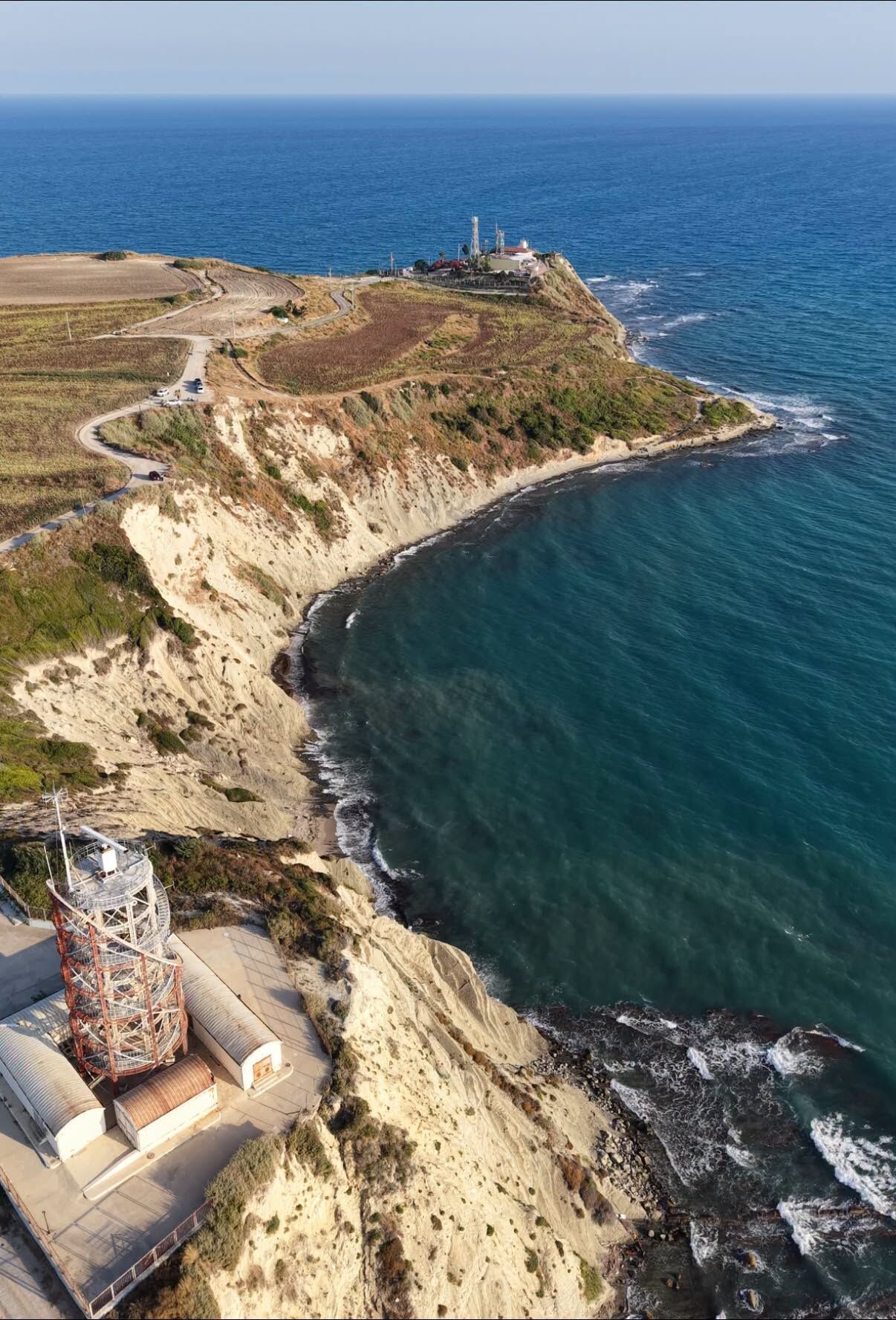 Karataş Fener Burnu Akdeniz’in Eşsiz Manzarasını Sunuyor