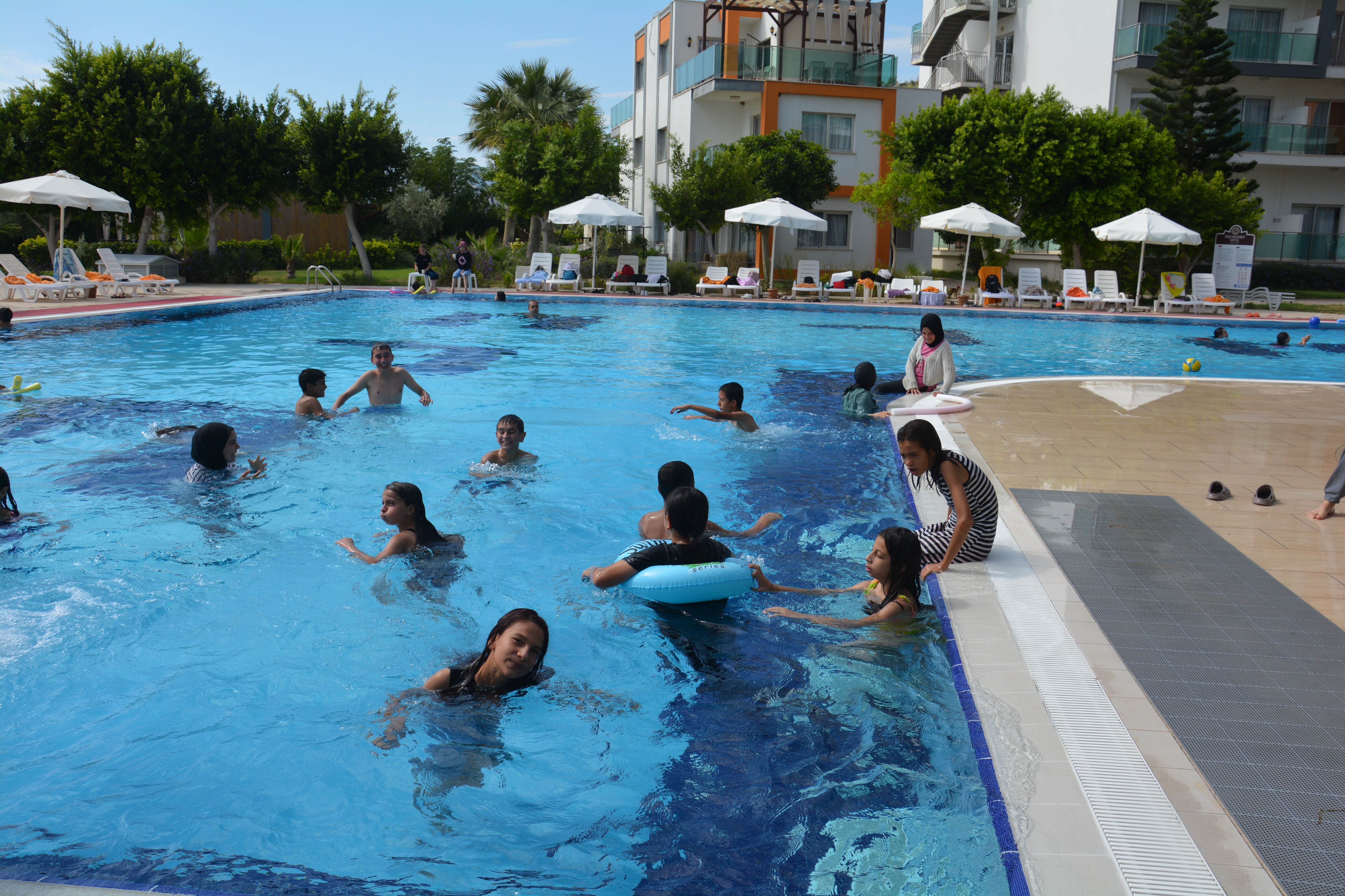 Mersin'de 'Tek Hedefimiz Geleceğimiz' projesiyle 80 öğrenci otelde ağırlandı