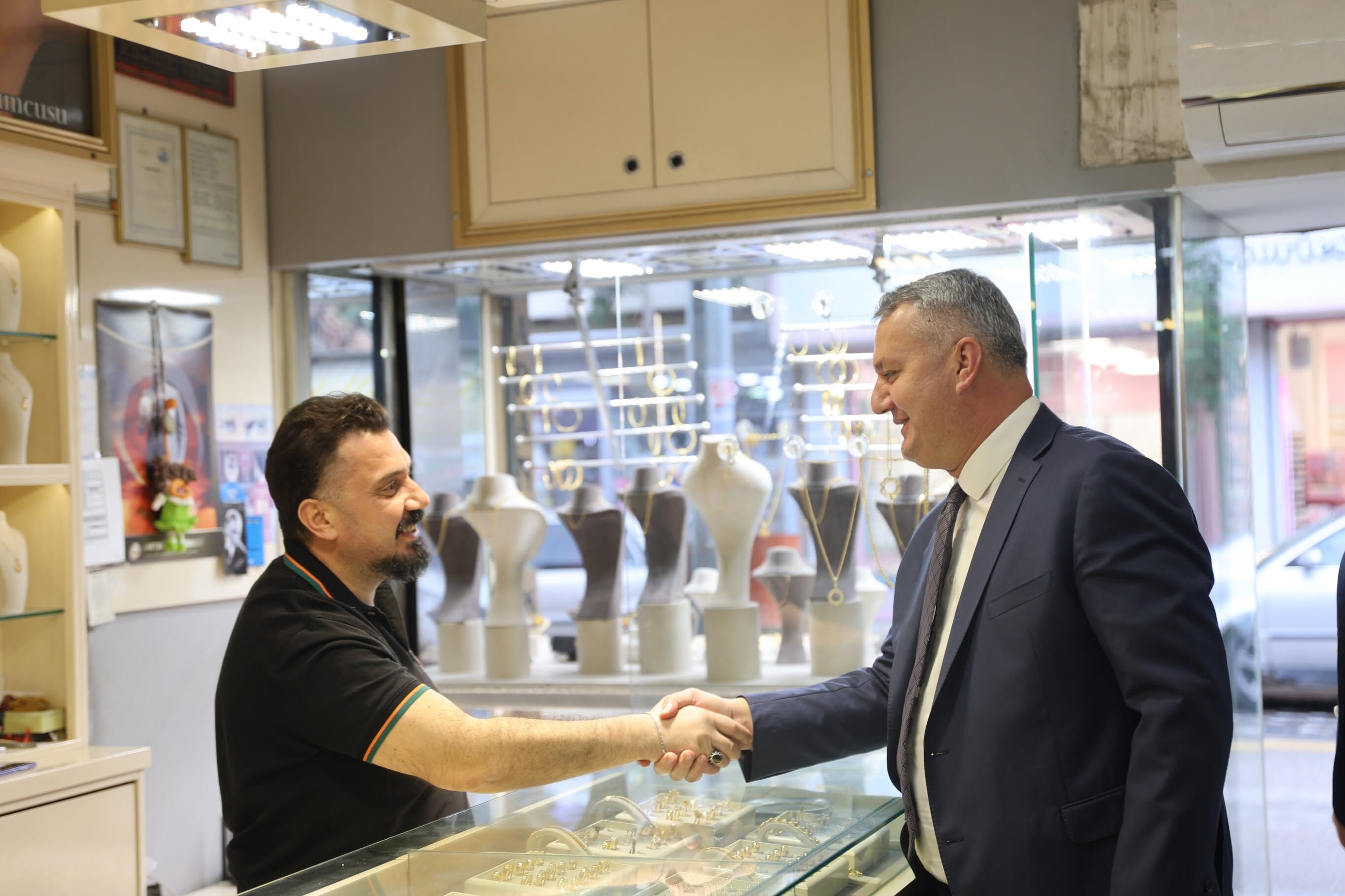 Osmaniye Düziçi’nde Başkan İba’dan Esnaf Ziyareti4