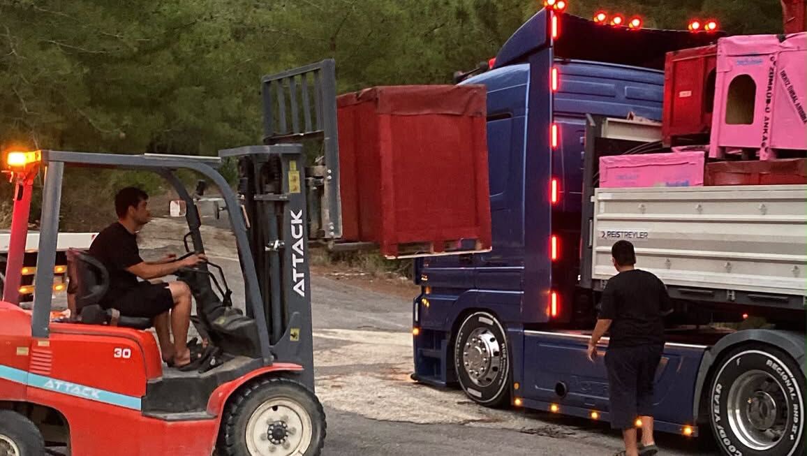 Osmaniye Düziçi’nde Hayvan Barınağına 75 Kulübelik Destek (1)
