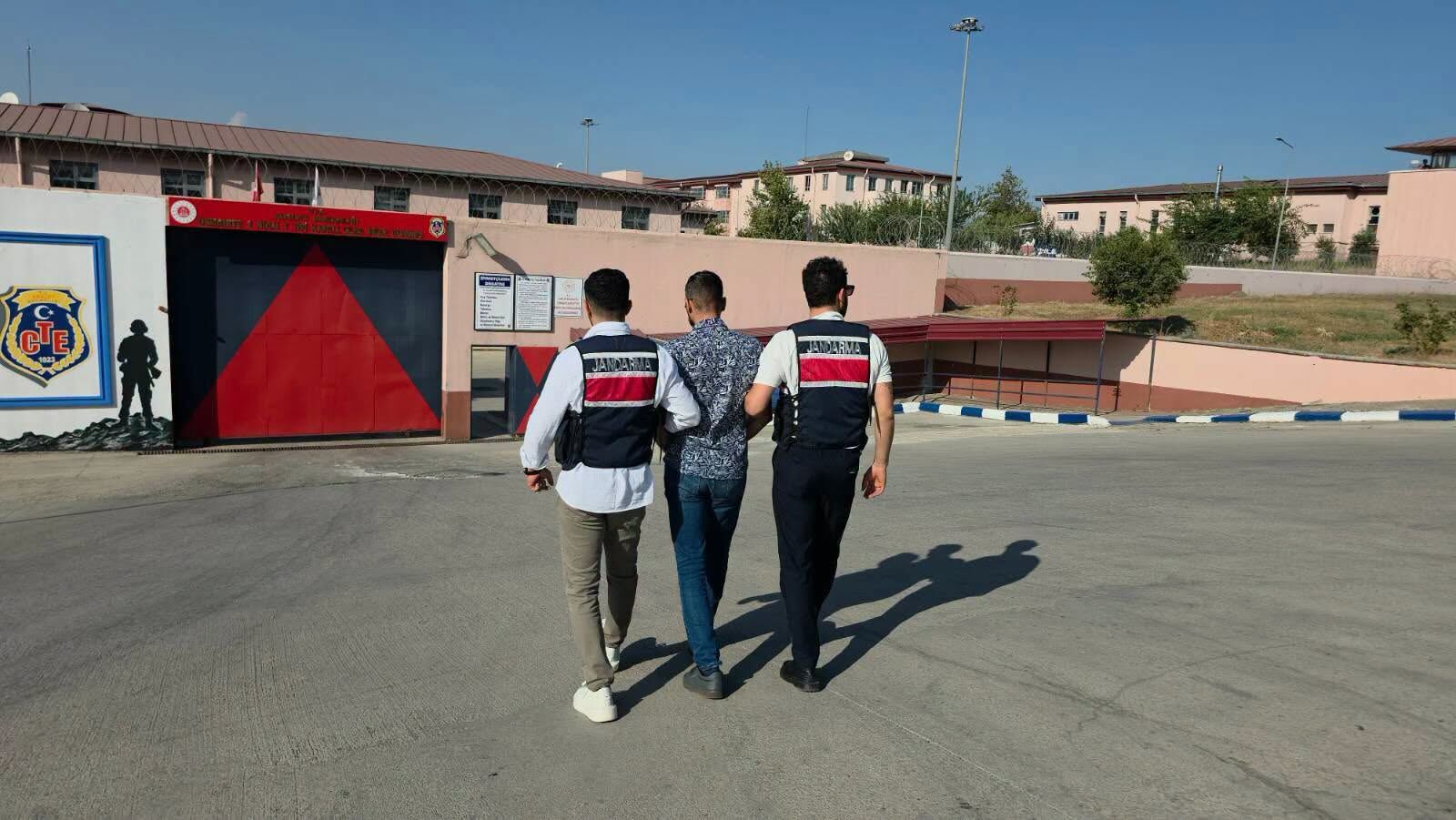 Osmaniye’de Jandarmadan 150 Gözaltı (2)