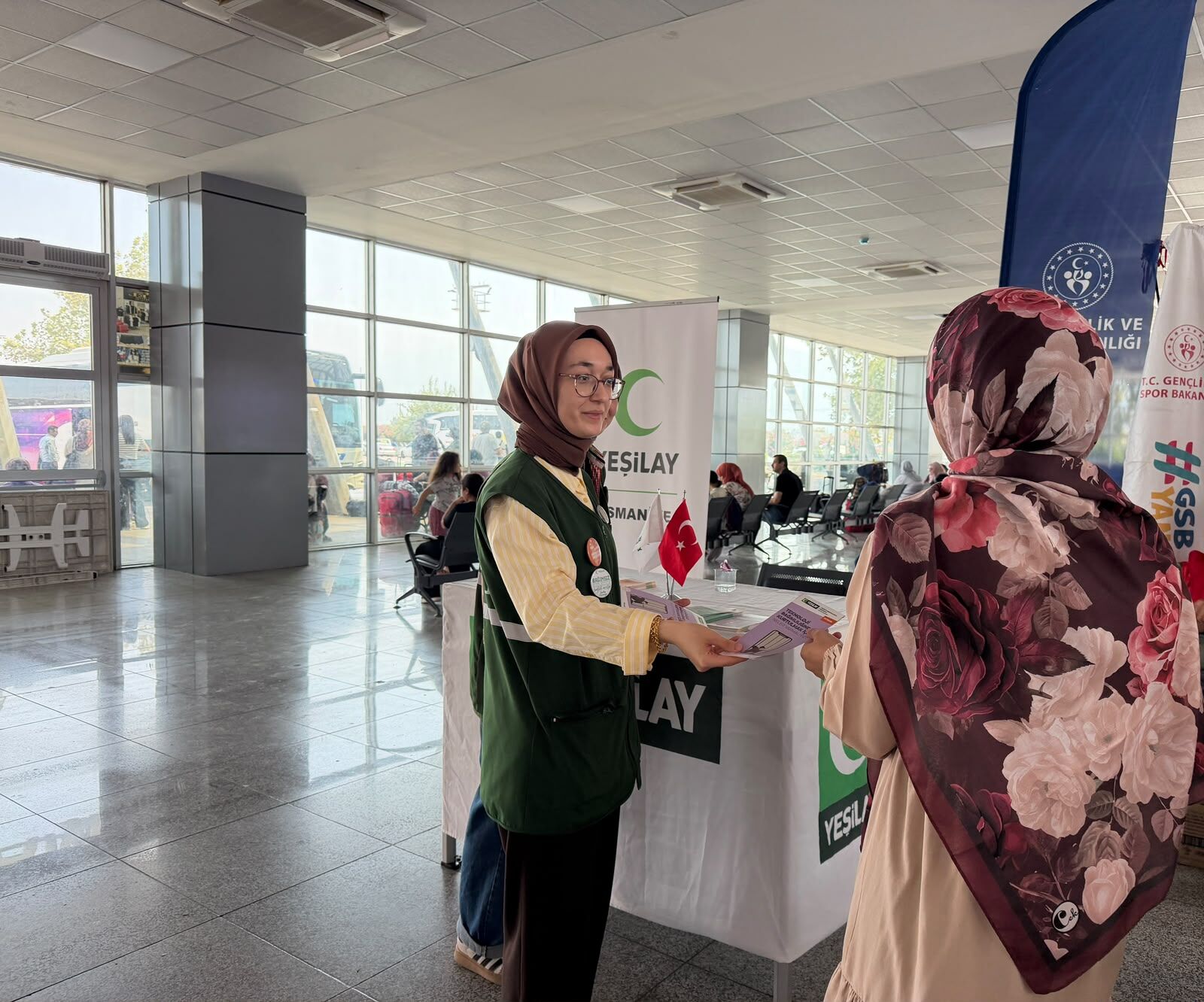 Osmaniye’de Öğrenciler Otogarda Karşılanıyor2