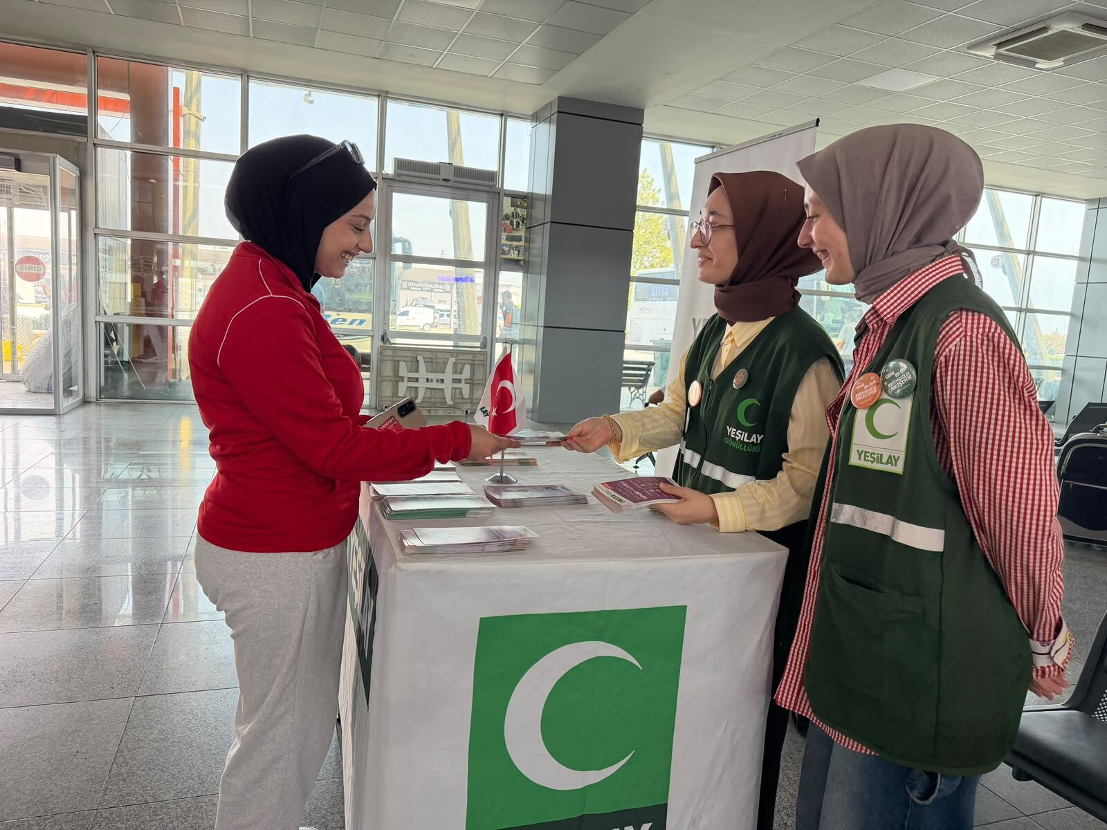 Osmaniye’de Öğrenciler Otogarda Karşılanıyor3