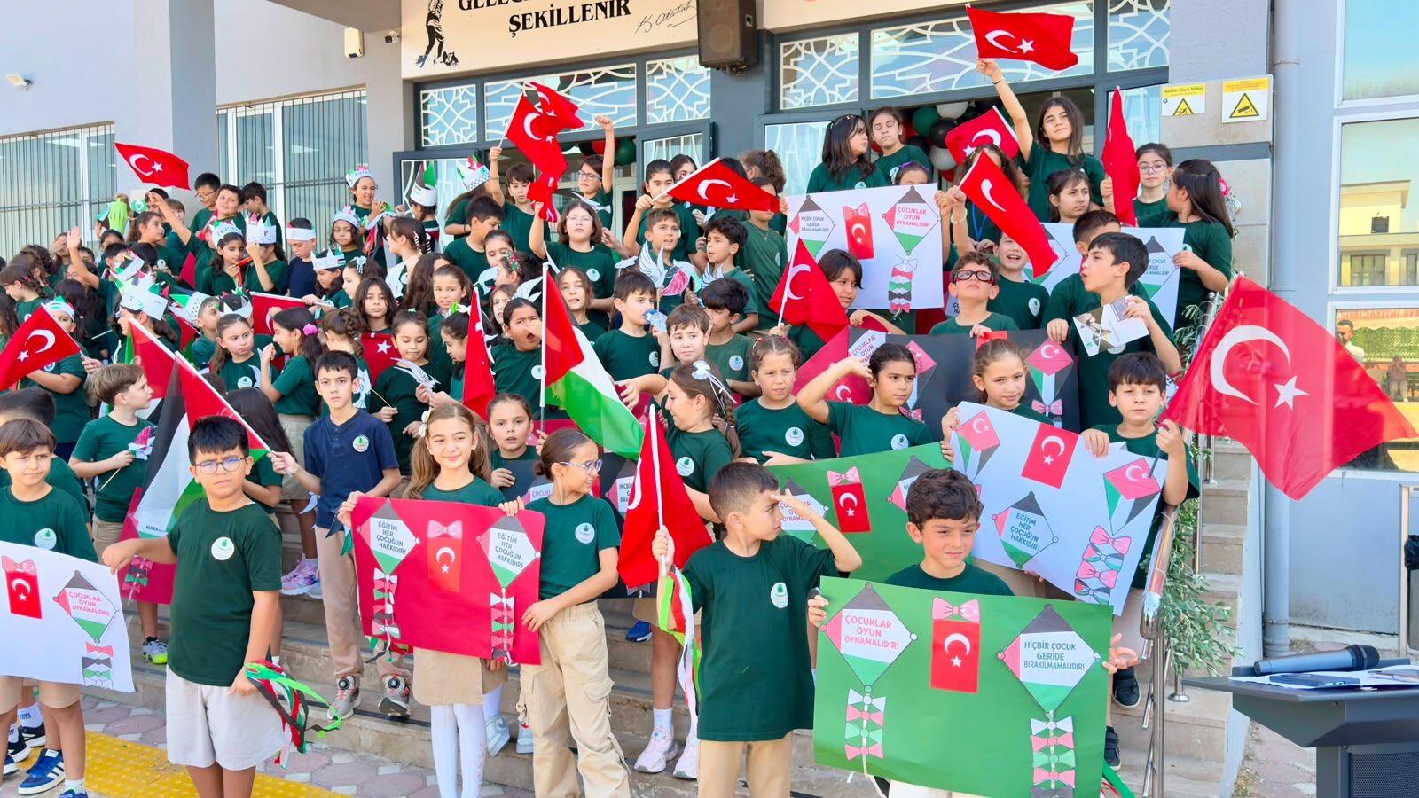 Prof. Dr. Hakan Hakkoymaz’dan Çocuklara Barış Mesajı (1)