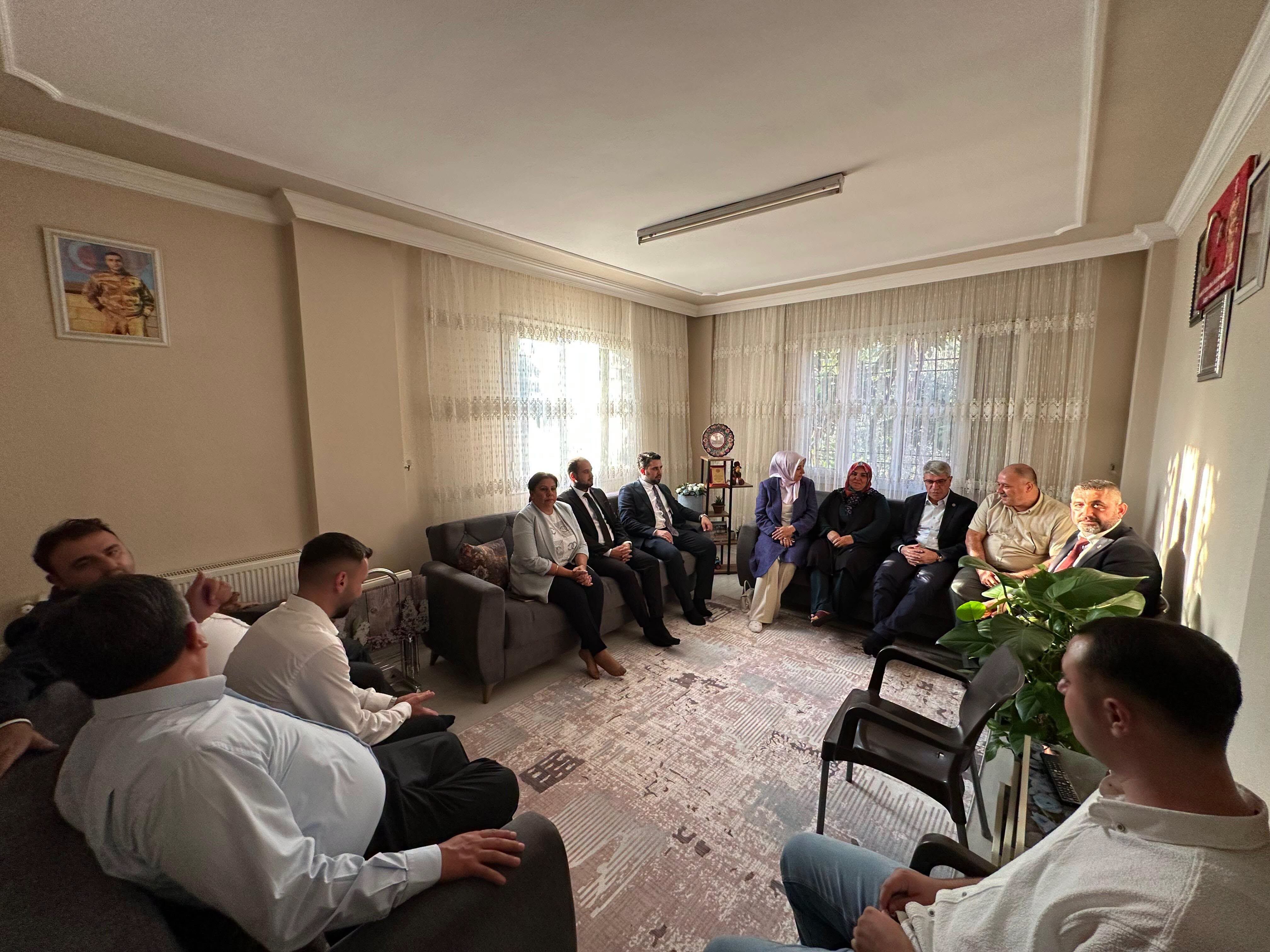 Seydi Gülsoy Ve AK Parti Teşkilatından Şehit Ailesine Ziyaret