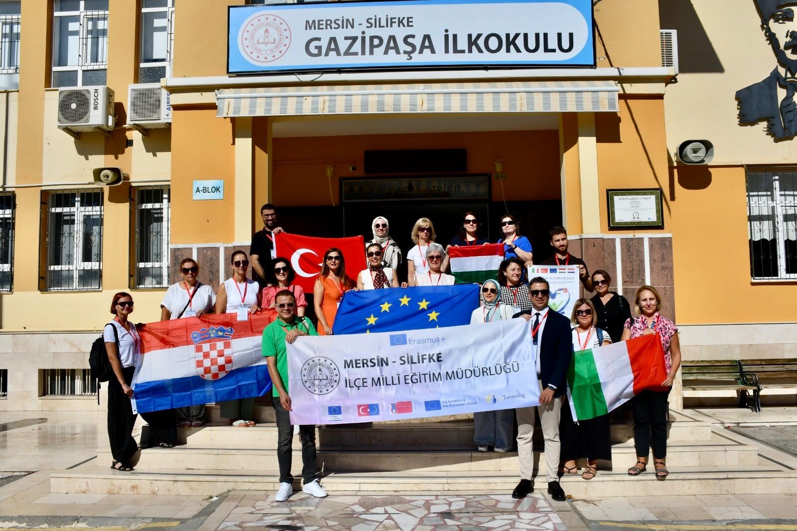 Silifke'de Erasmus kapsamında yabancı öğretmenler öğrencilerle buluştu