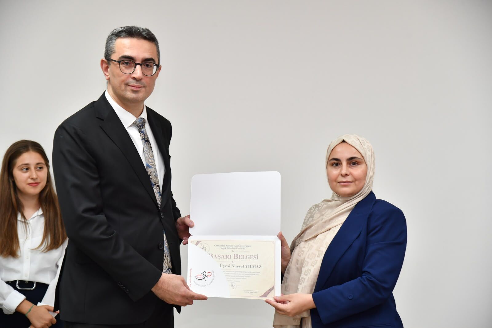 Tübi̇tak 2209 Başarı Belgelerini Emrah Ceviz Takdim Etti (2)