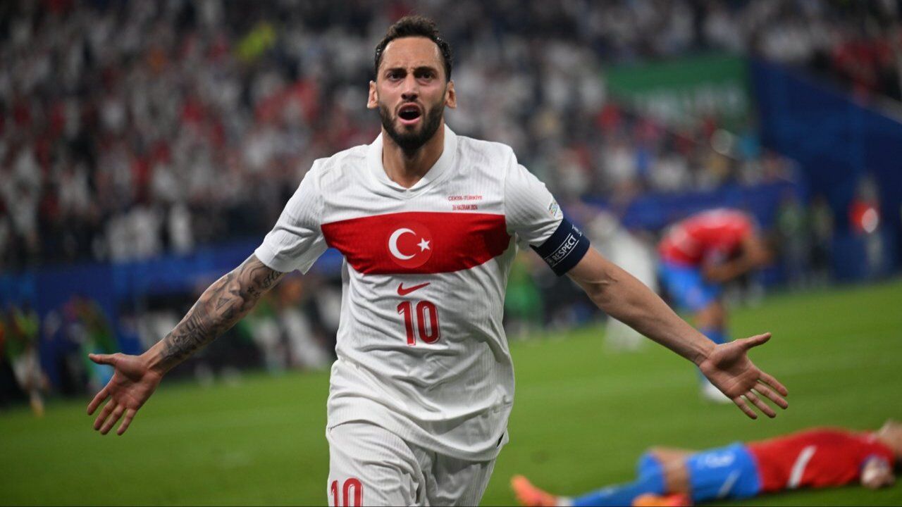 Türkiye Fransa Maçında Hakan Kenan Ve Mert Yok4