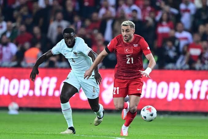 Türkiye İtalya Maçının Hakemi Michael Oliver Oldu5
