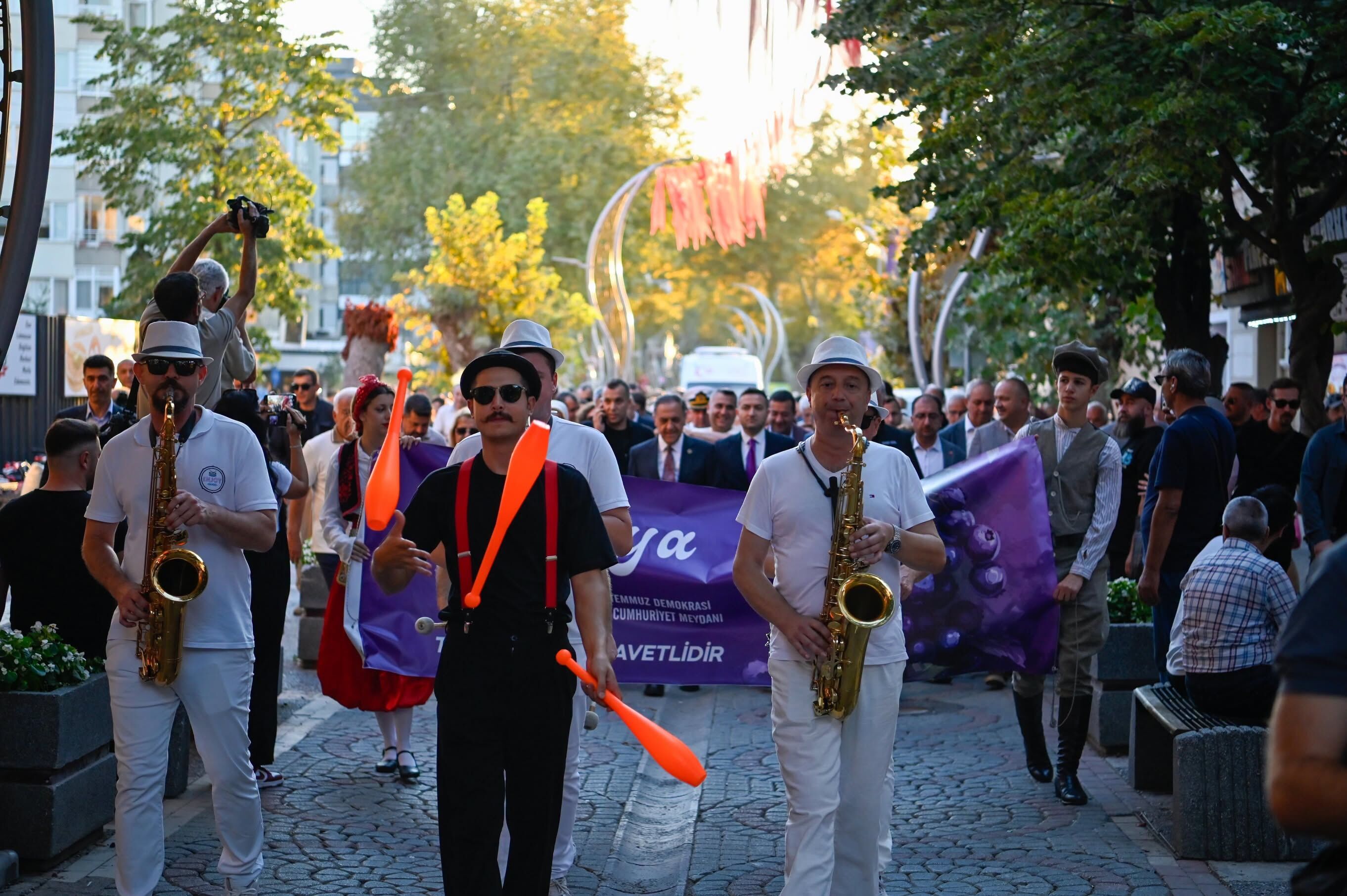 Yalova’da 3. Aronya Festivali Kortejle Başladı2