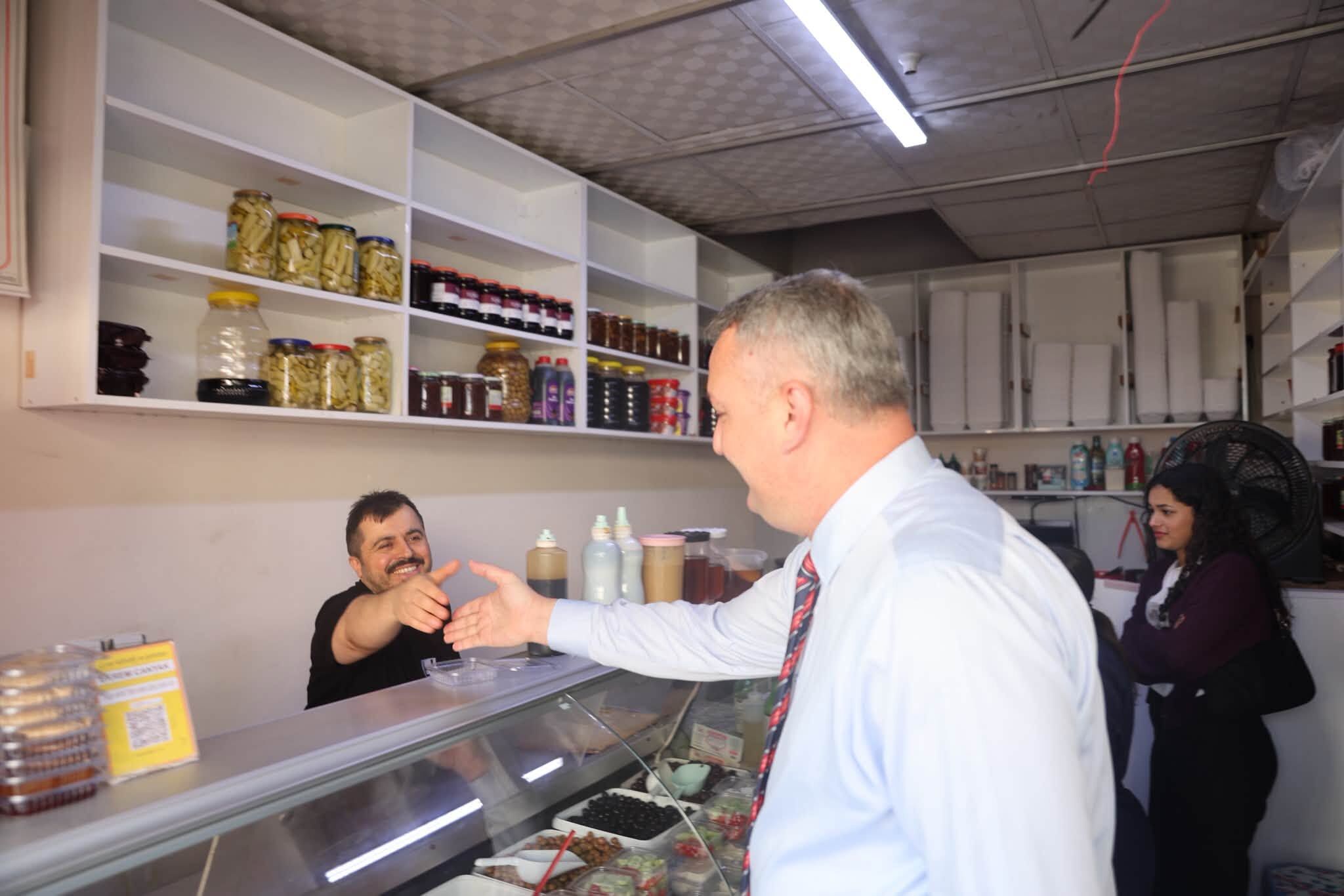 Düziçi’nde Başkan İba’dan Esnaf ve Kaldırım Ziyareti