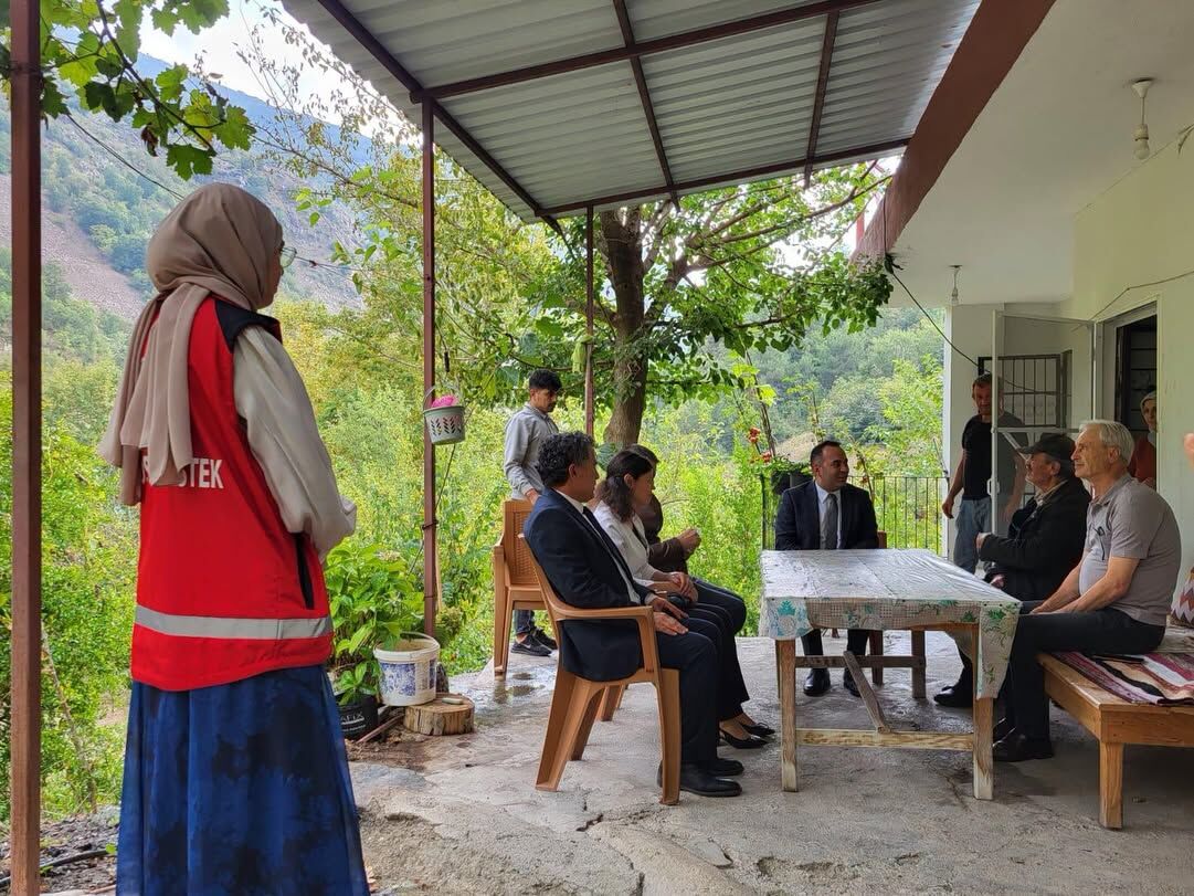 Bahçe'de Kaymakam Çelik'ten Yaşlılara Ziyaret-1