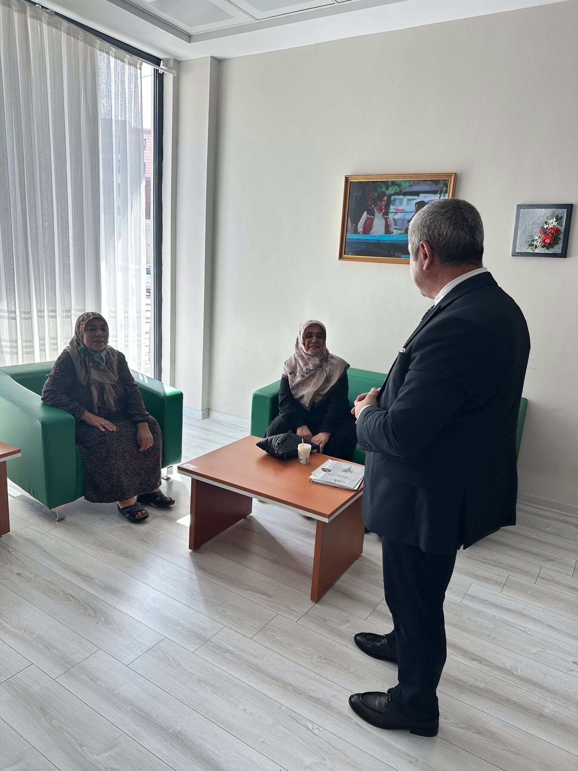 Kadirli'de Huzurevinde Dünya Yaşlılar Günü Buluşması-1