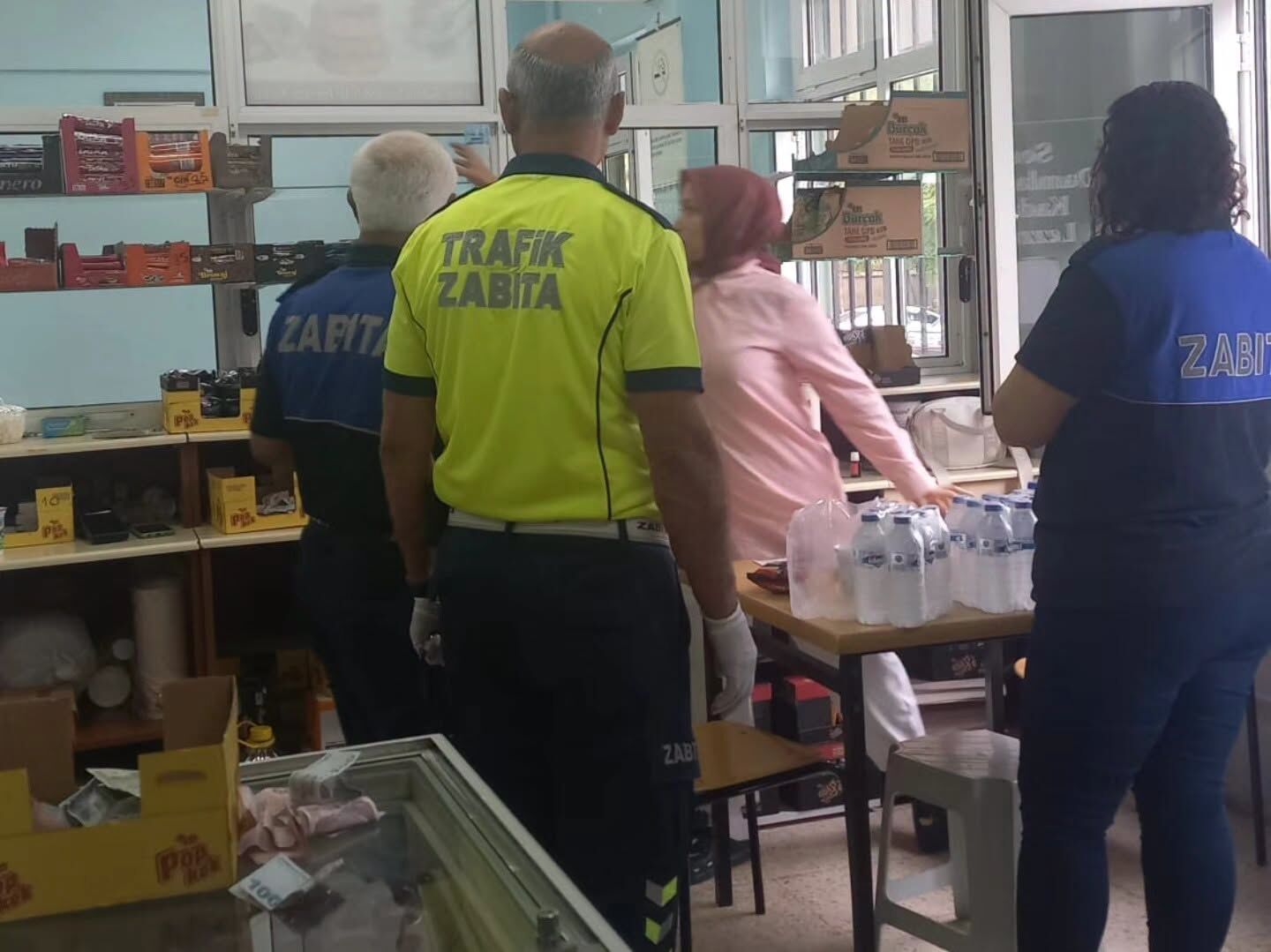 Kadirli’de Zabıta Ekiplerinden Market ve Kantin Denetimi