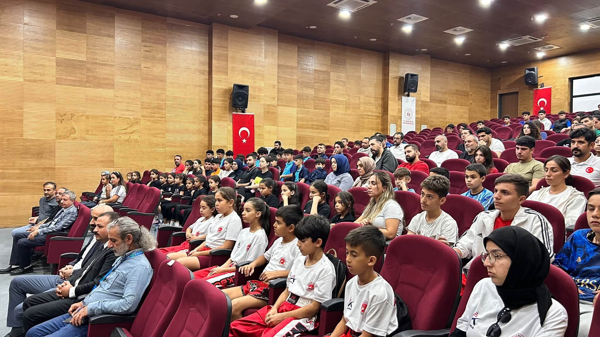 Osmaniye’de İl Müdürü Demirdöğen Milli Sporcularla Buluştu-1