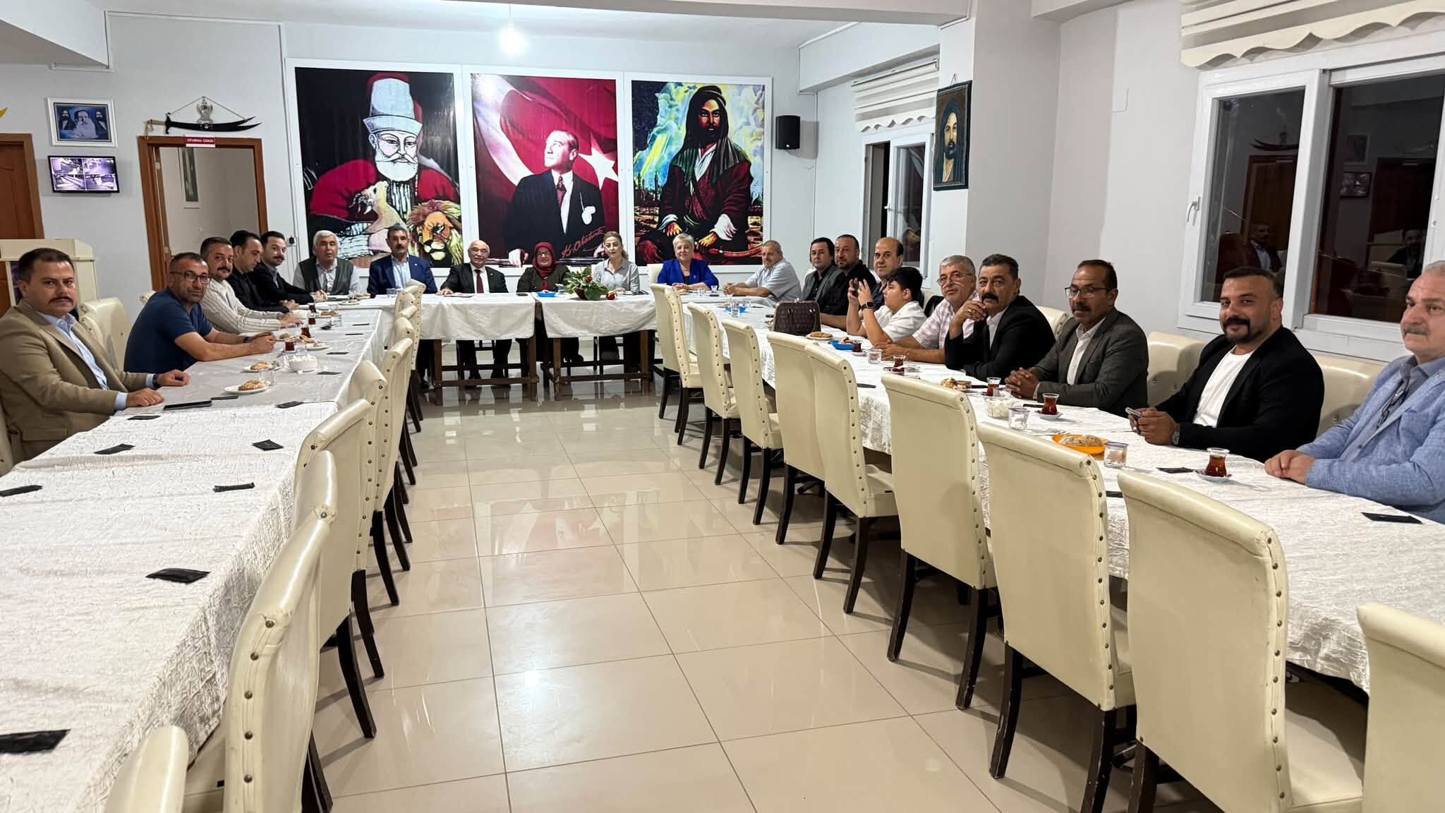 Osmaniye’de MHP İl Başkanı Çomu Muhtarlarla Buluştu-1