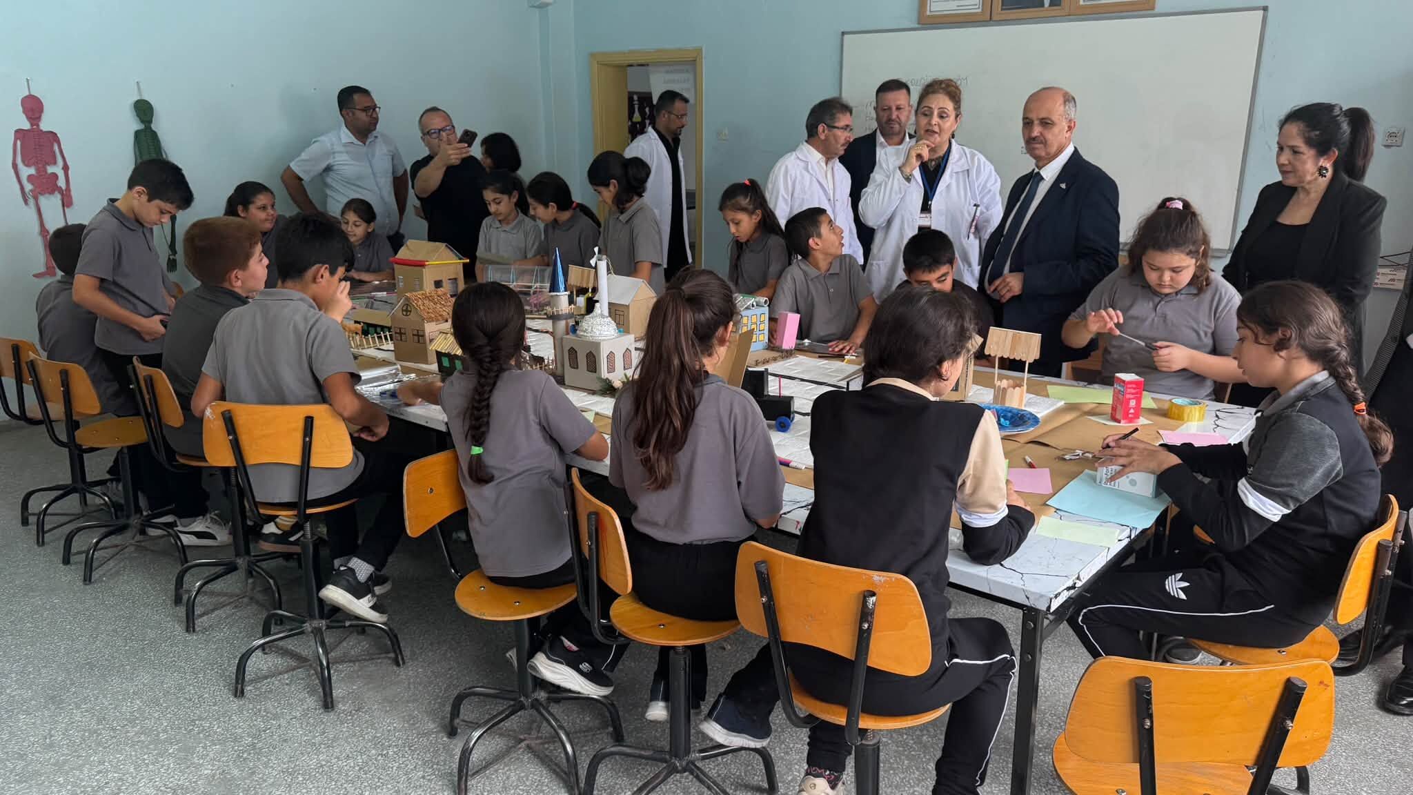 Kadirli’de Köy Okulunda Bilim Şenliği Başladı-3