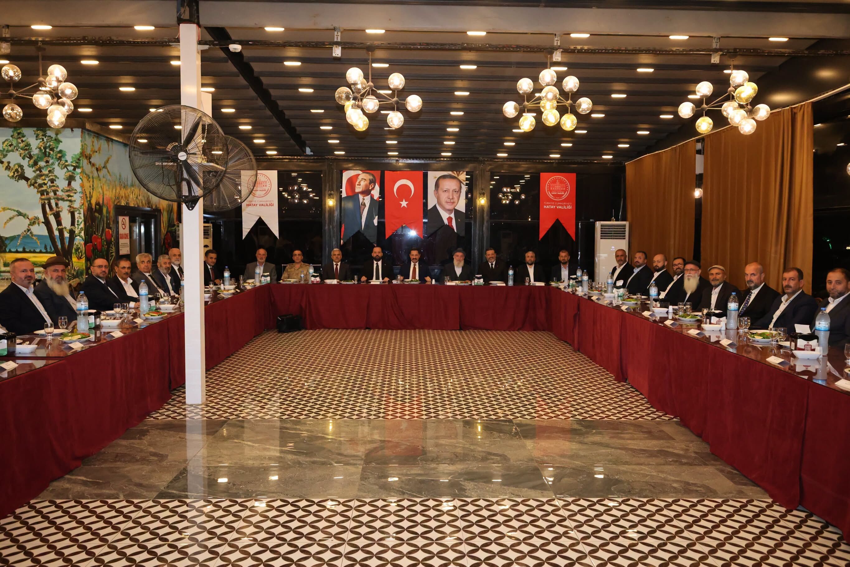 Hatay Valisi Masatlı Kanaat Önderleriyle Buluştu