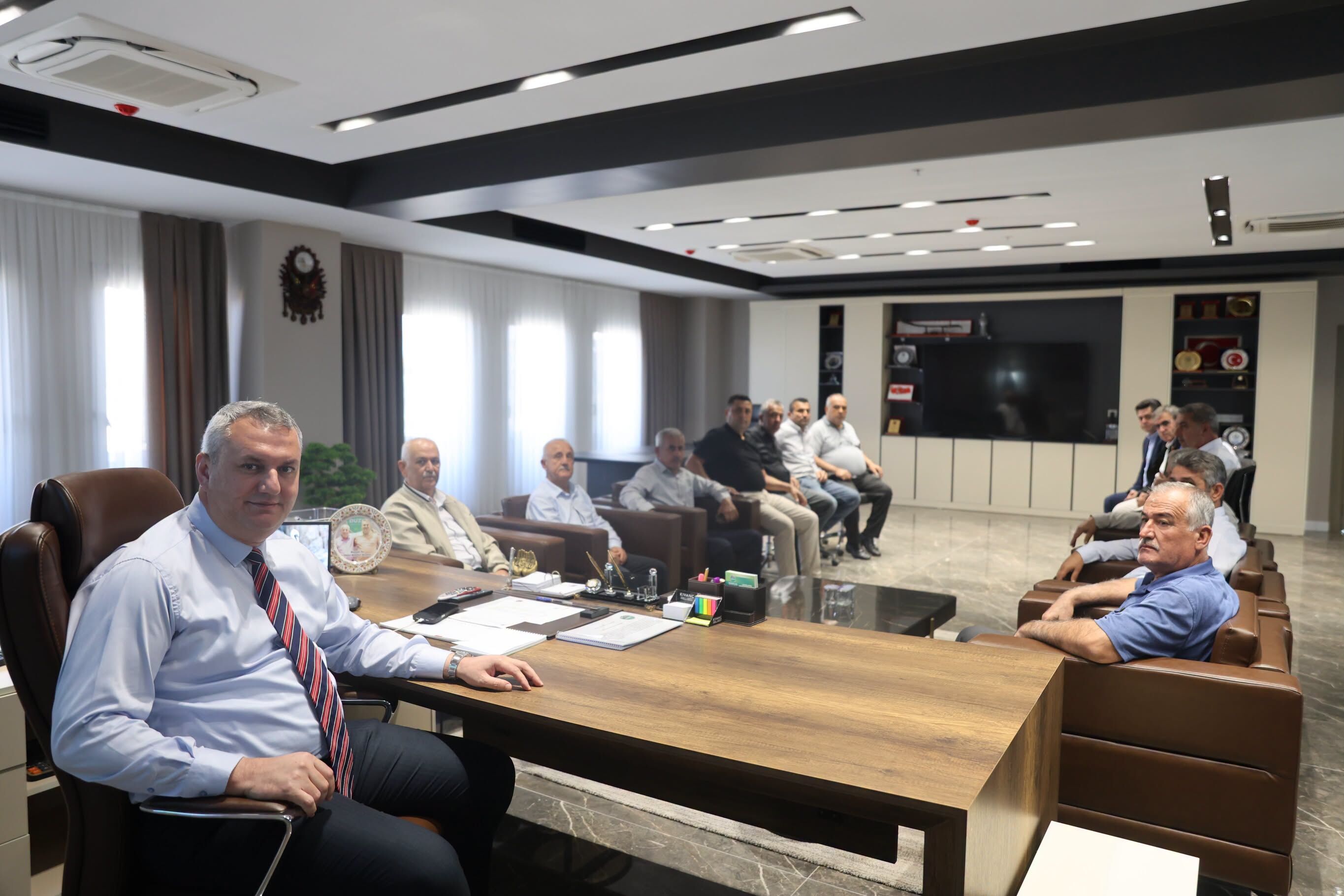 Düziçi’nde Başkan İba’dan Meclis Üyeleriyle İstişare-1