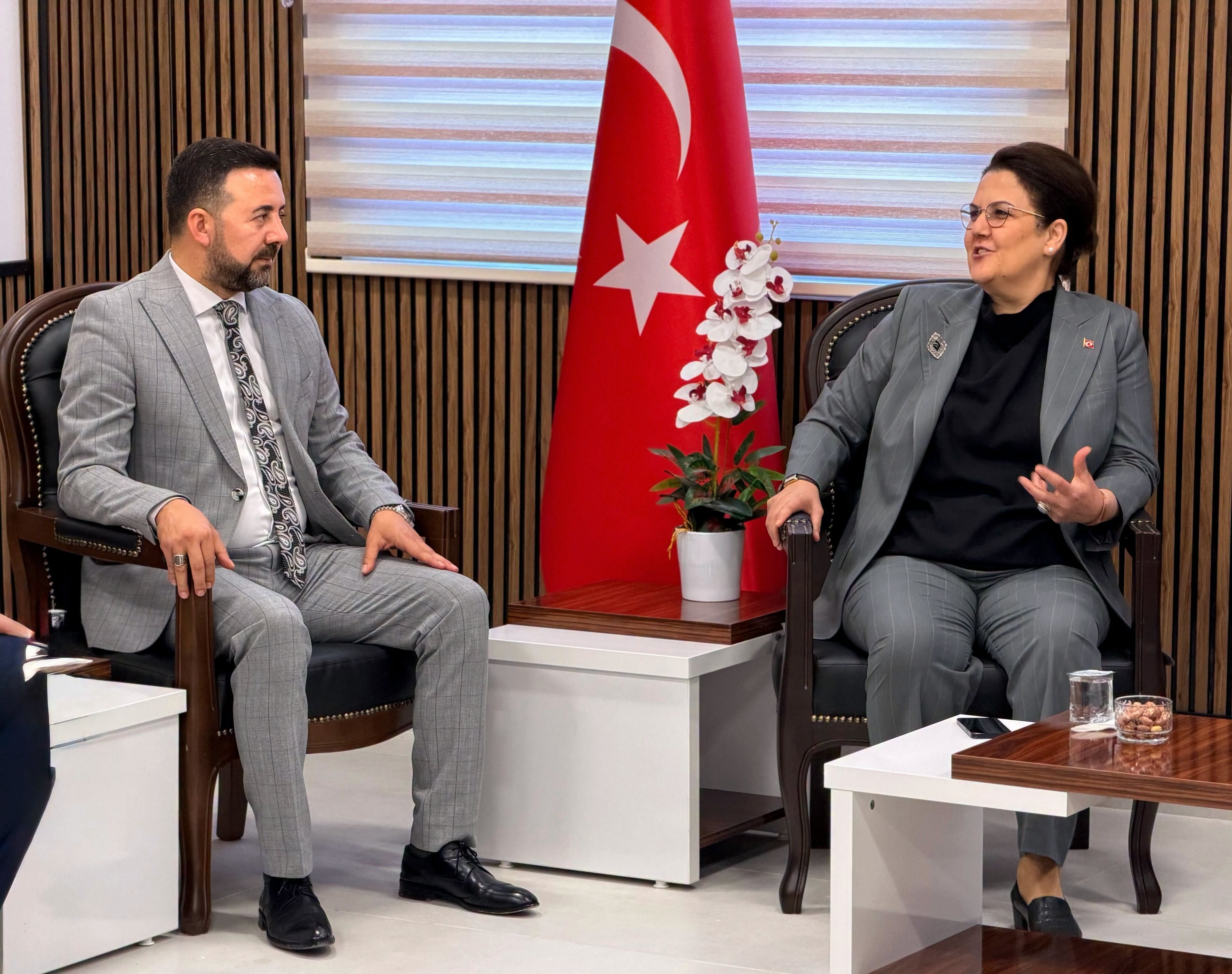 Ak Parti Milletvekili Derya Yanık Düziçi Adliyesinde1