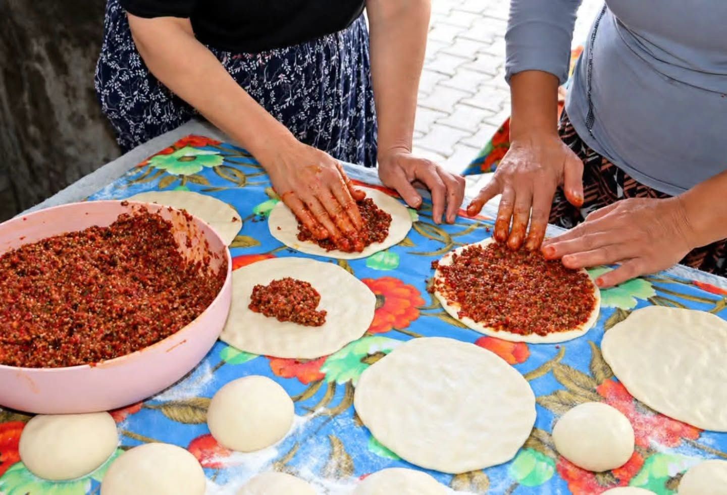 Altınözü Seferli’de Tandır Katıklısı Geleneği Yaşatılıyor2