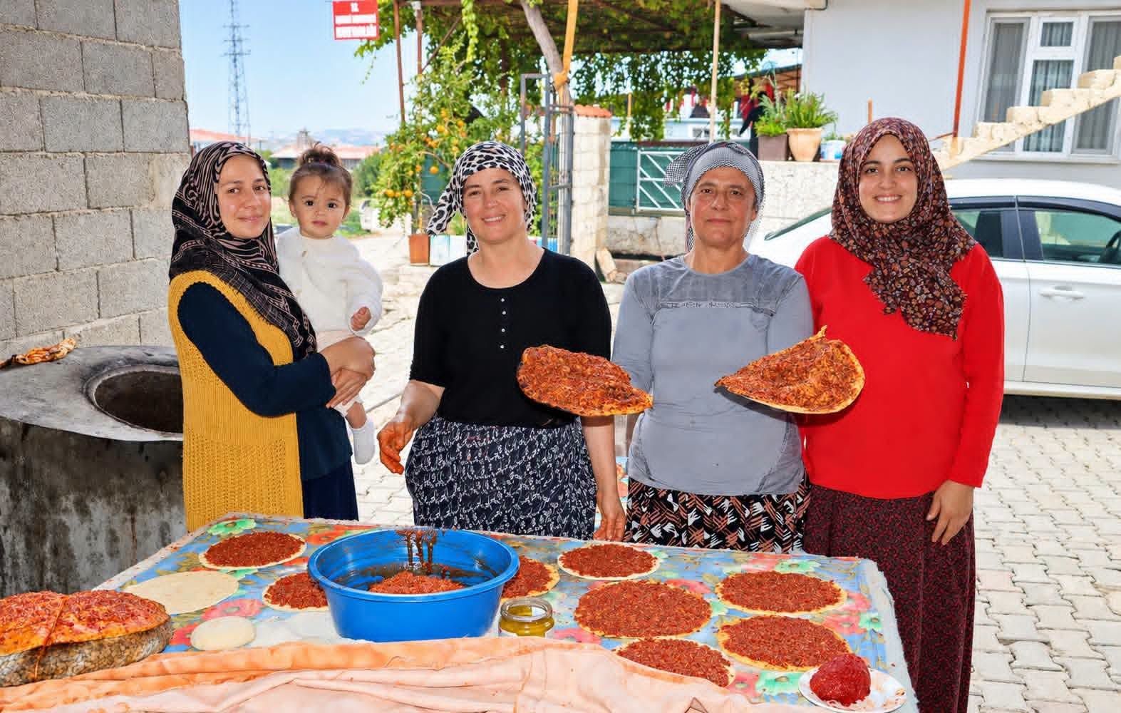 Altınözü Seferli’de Tandır Katıklısı Geleneği Yaşatılıyor4