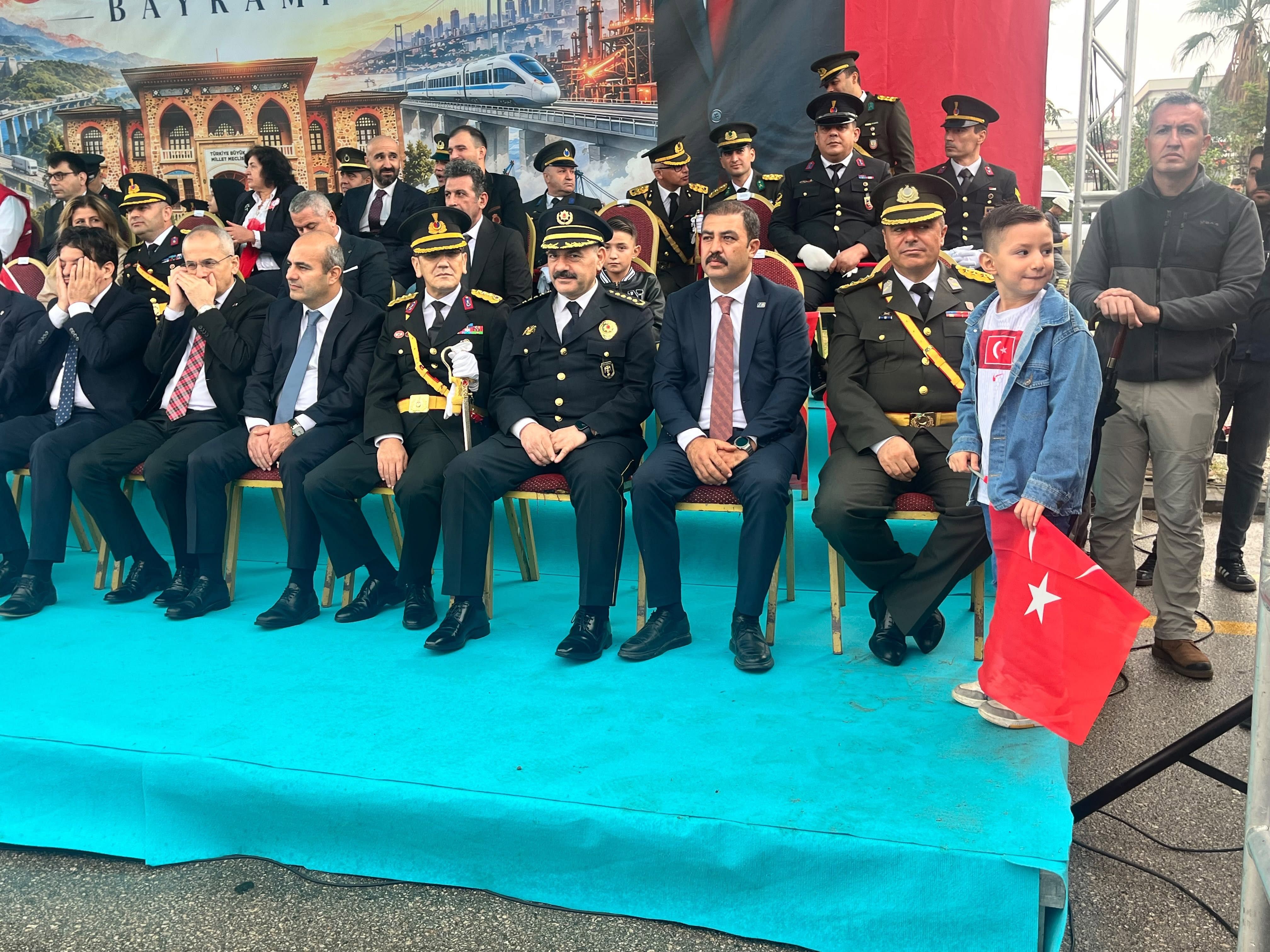 Anahtar Parti Osmaniye'den Cumhuriyet Bayramı Mesajı4