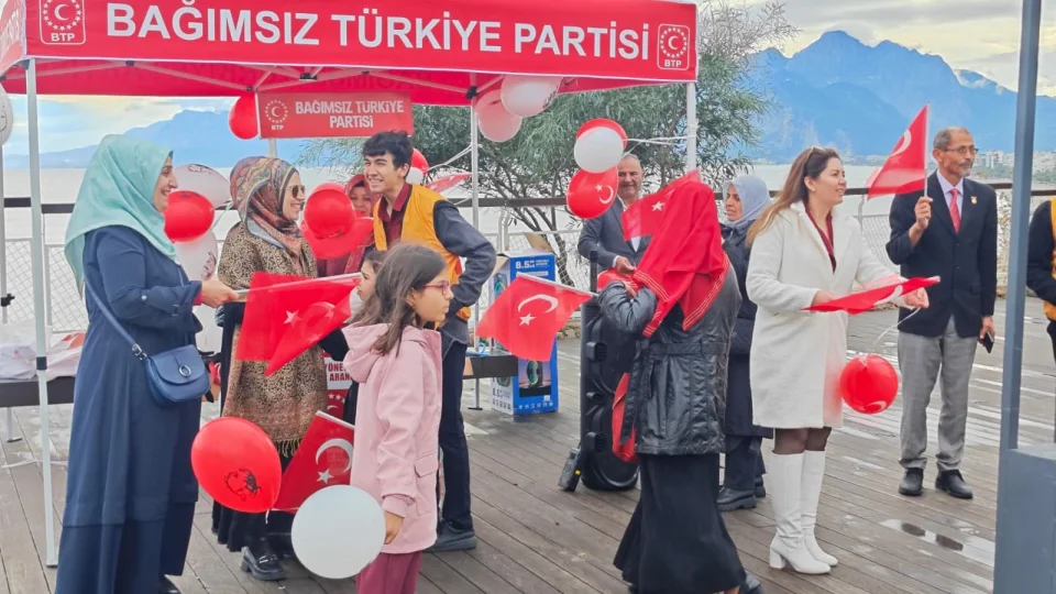 Antalya’da Yağmur Btp’nin Cumhuriyet Coşkusunu Durduramadı (3)