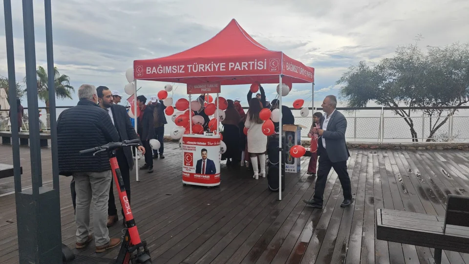 Antalya’da Yağmur Btp’nin Cumhuriyet Coşkusunu Durduramadı (6)
