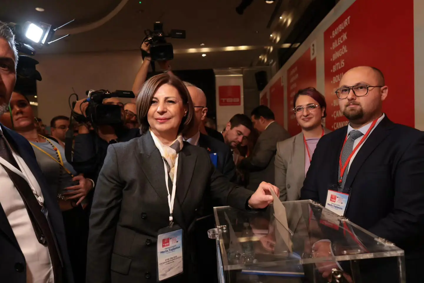 Ayşe Ünlüce Seçim Compressed