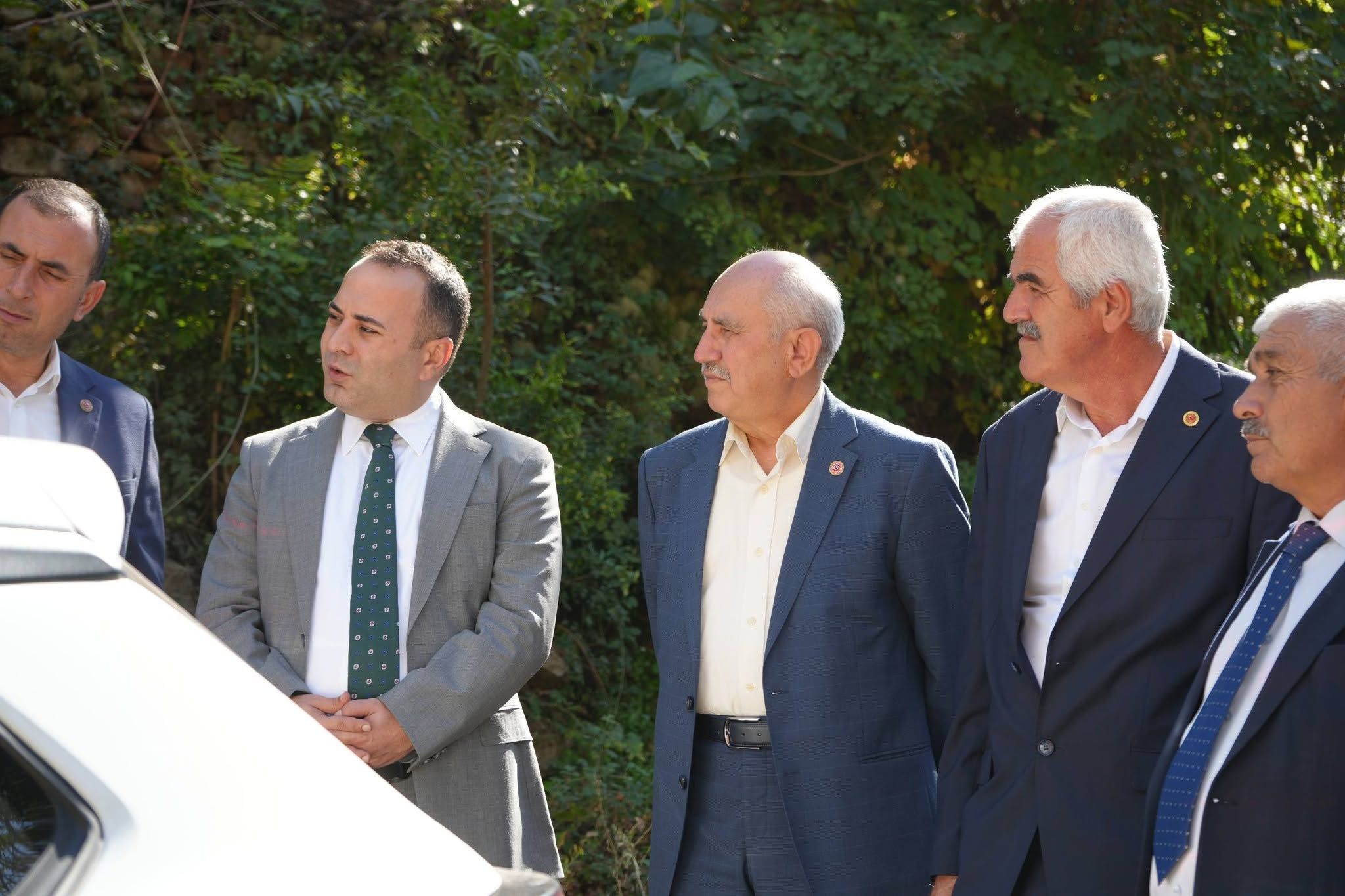 Bahçe Kaymakamı Çelik Arıcaklı Köy Yollarını İnceledi