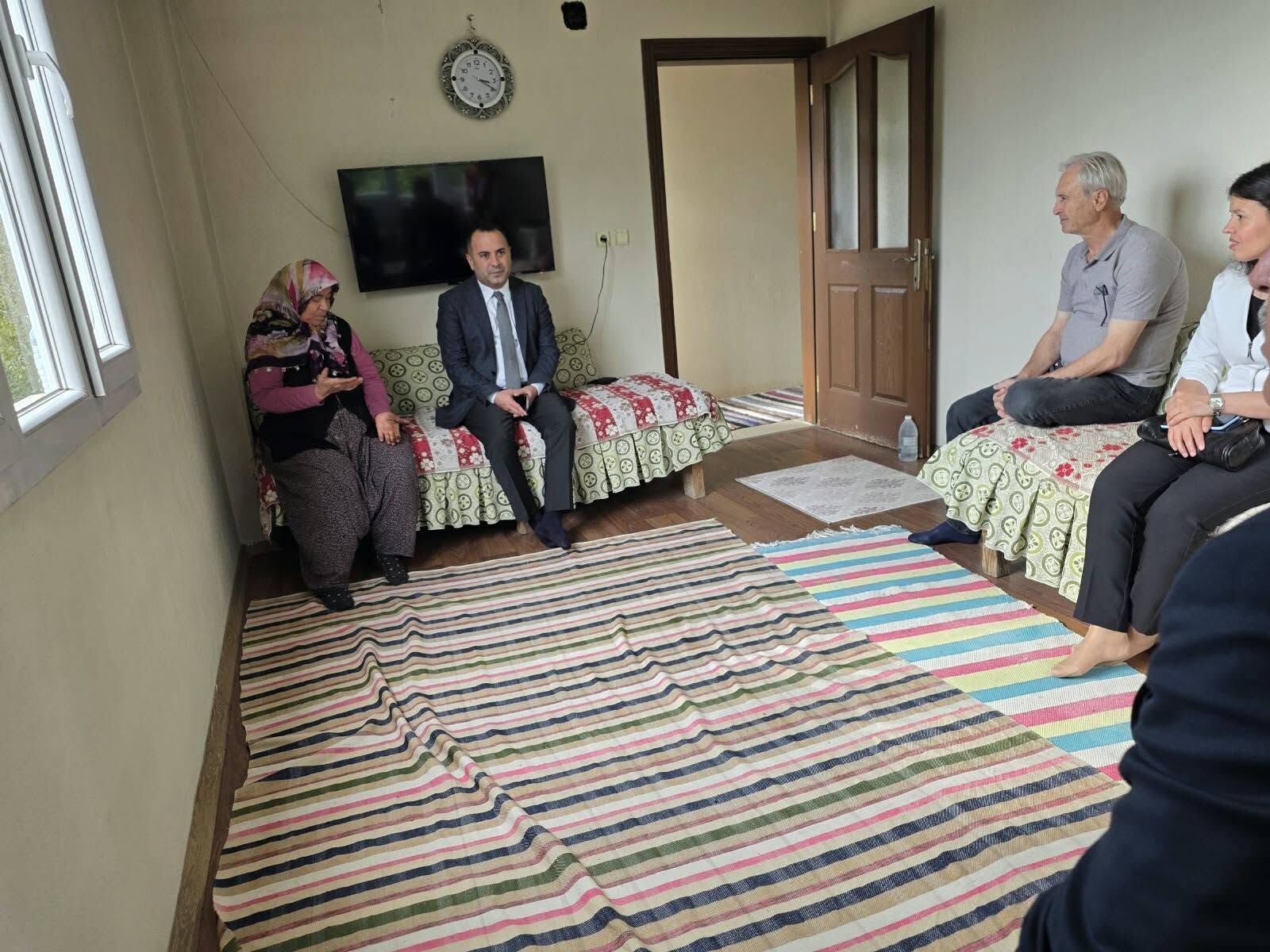 Bahçe Kaymakamı Çelik’ten Dünya Yaşlılar Günü Ziyareti (4)