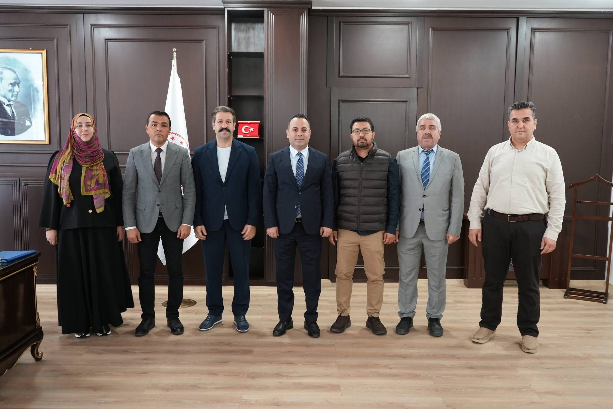 Bahçe Kaymakamı Çelik’ten Eğitim Bir Sen Yönetimine Ziyaret1