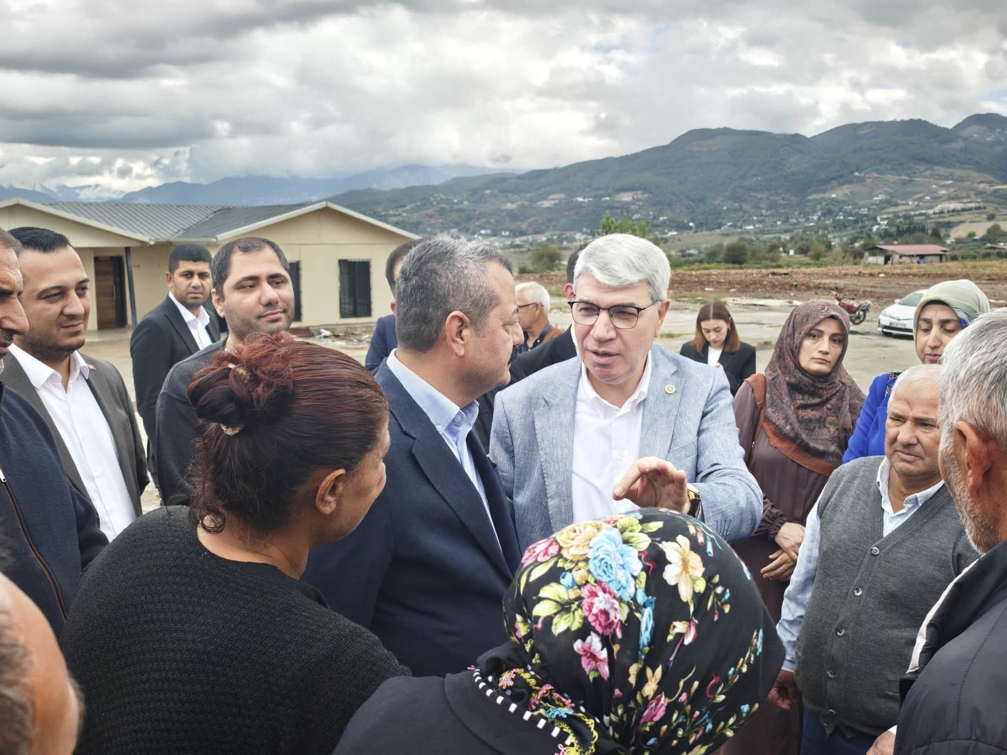 Başkan Aksoy Ve Milletvekili Gülsoy Depremzedelerle Buluştu3