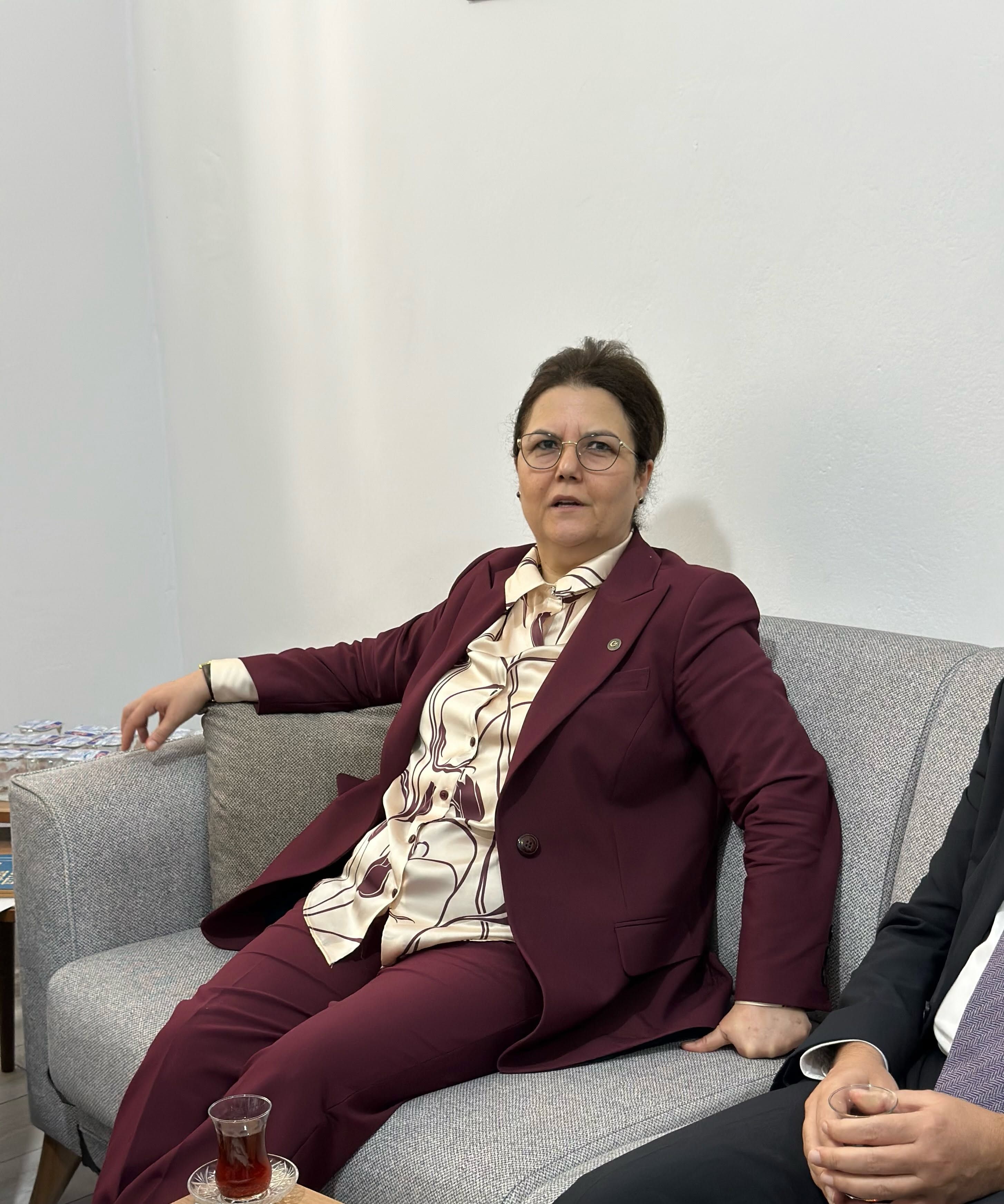 Derya Yanık'tan Kadirli'deki Kültür Merkezine Ziyaret5